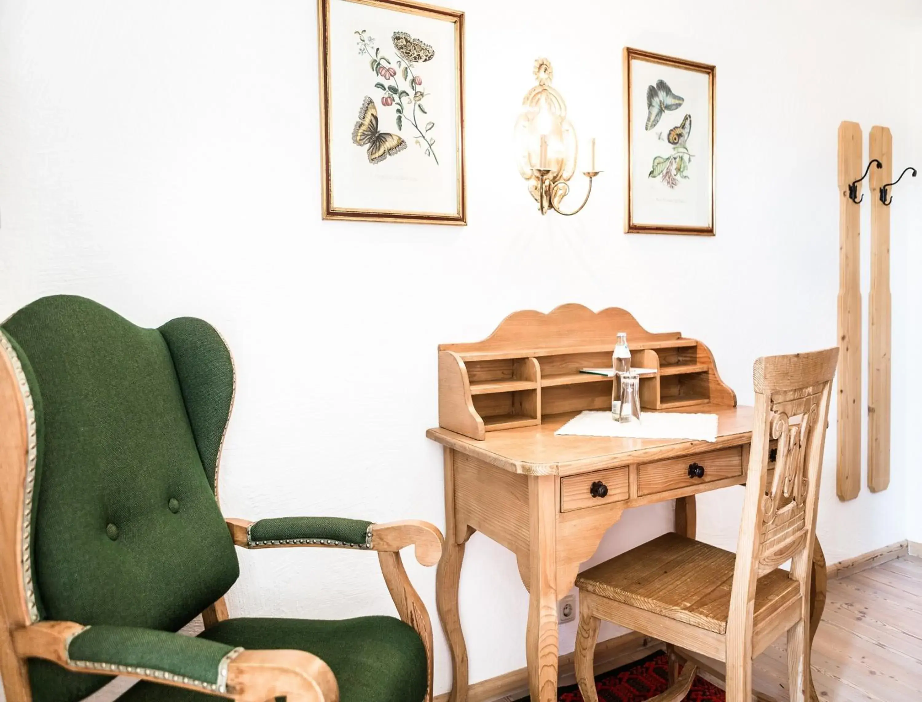 Photo of the whole room, Seating Area in Salzburg Hotel Holznerwirt