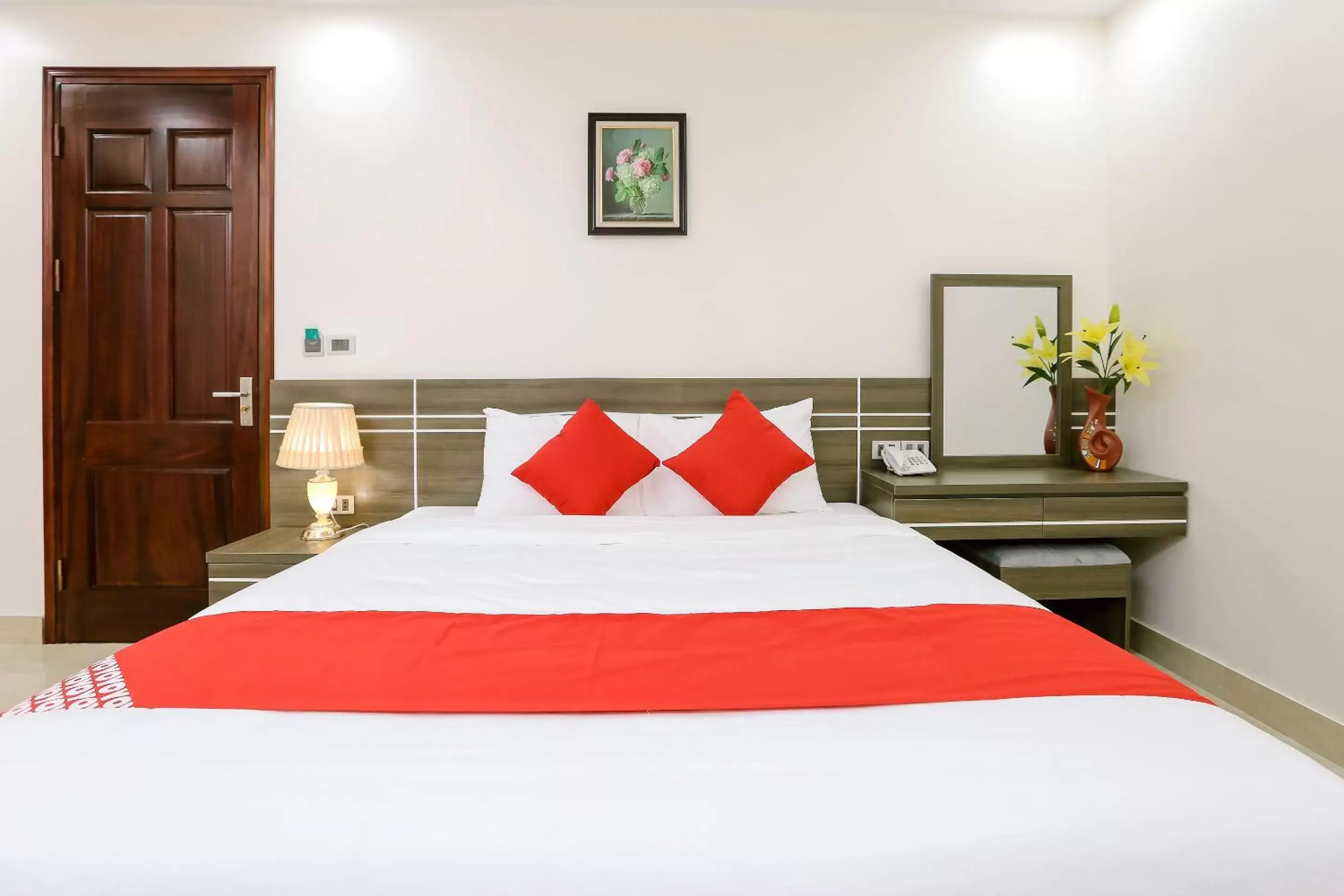 Superior Double Room in MANAROLA Hotel Bãi Cháy Superior Double Room in MANAROLA Hotel Bãi Cháy