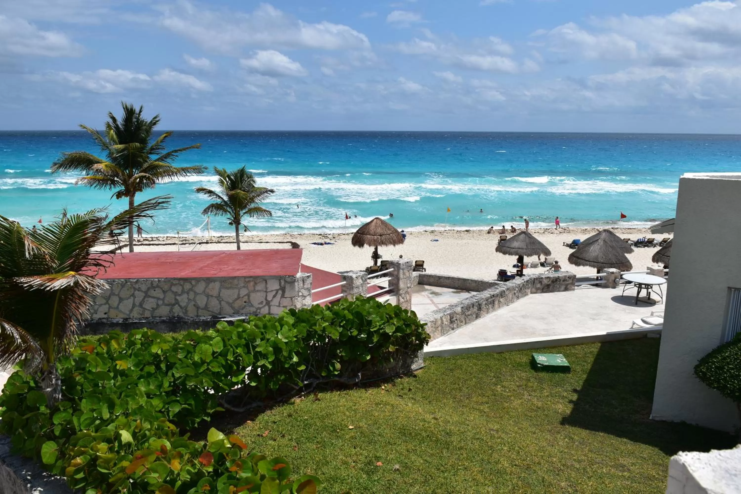 Garden in Solymar Condo Beach Resort by Casago