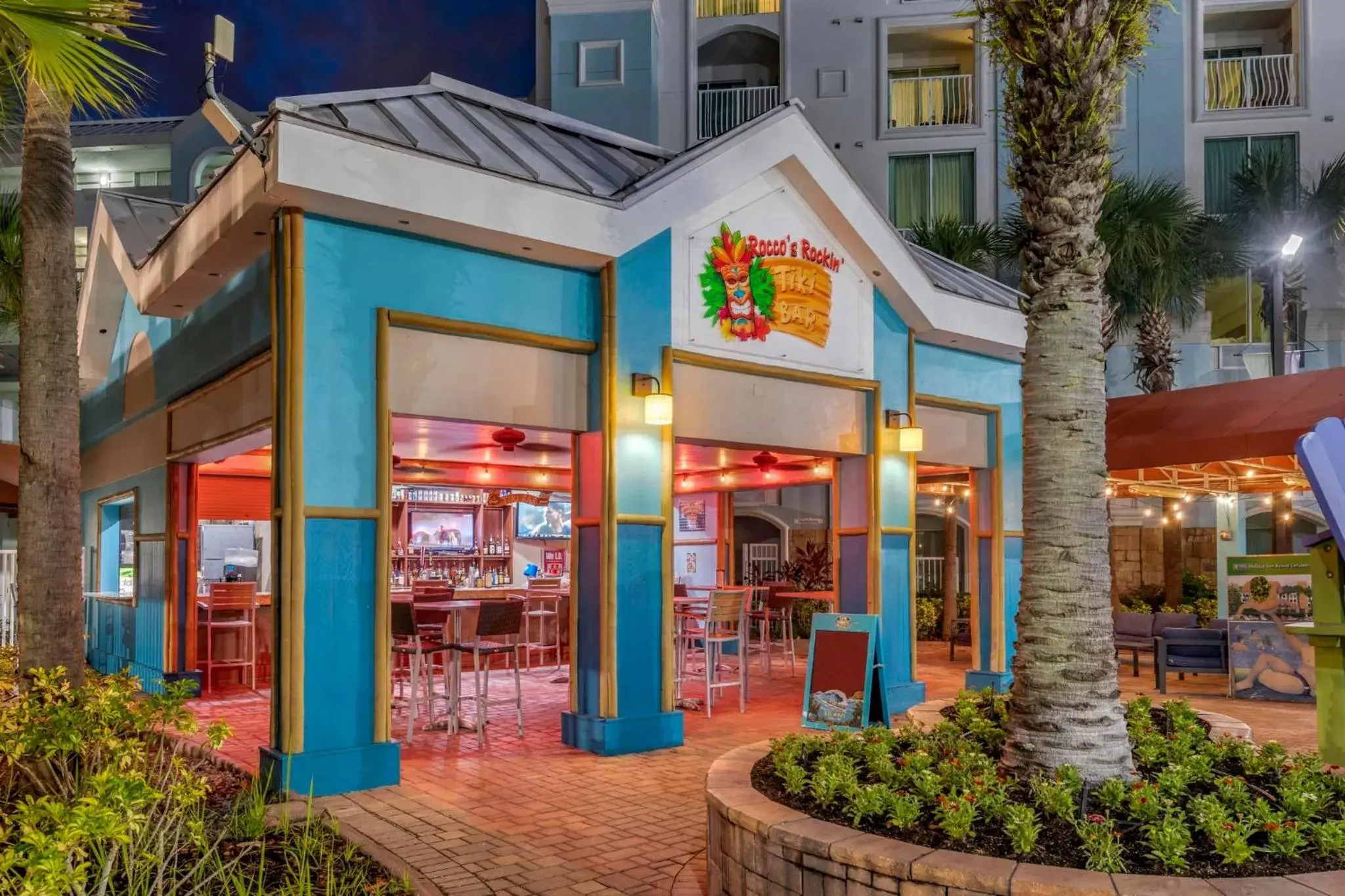 Lounge or bar, Property Building in Holiday Inn Resort Orlando - Lake Buena Vista, an IHG Hotel