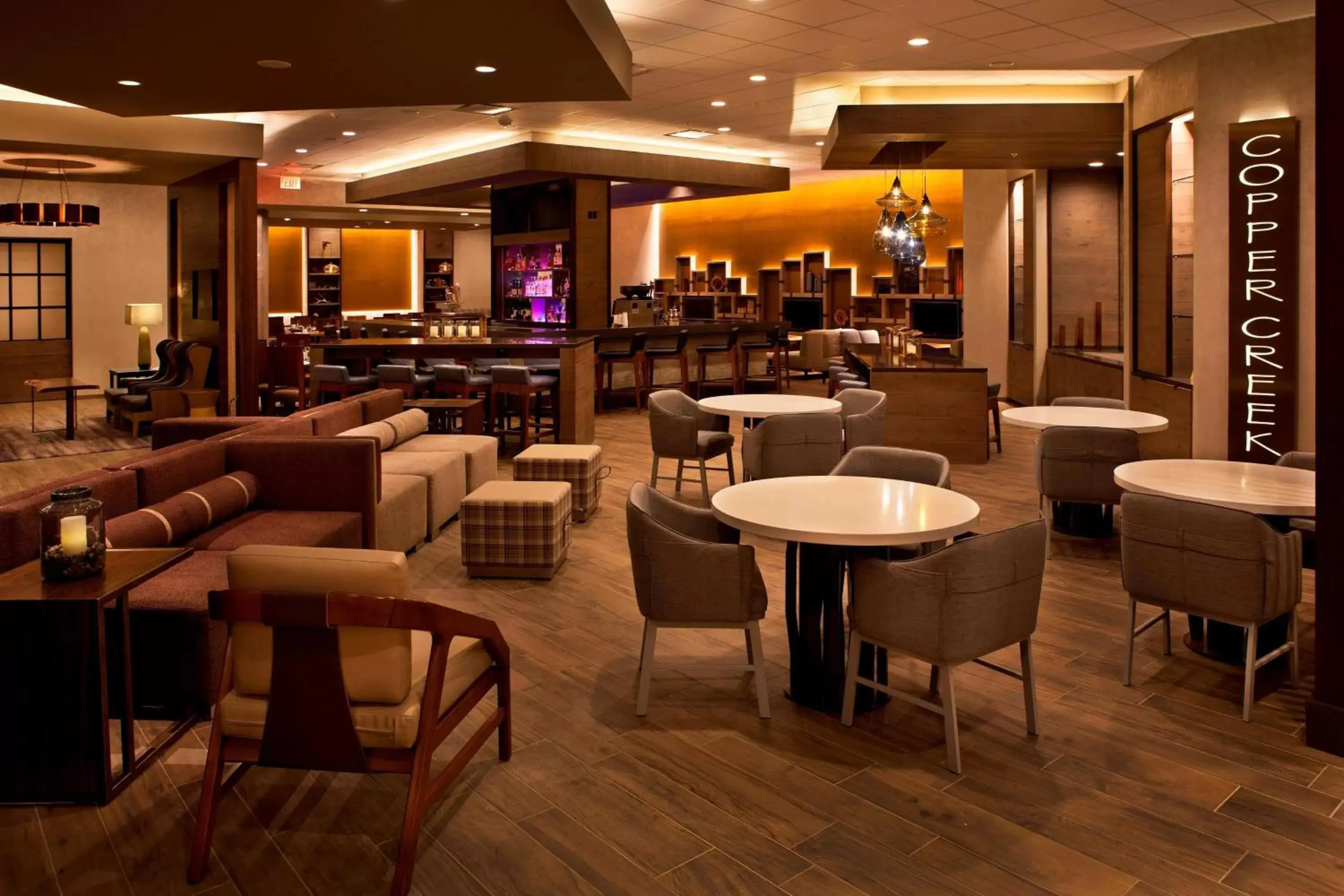 Restaurant/places to eat, Lounge/Bar in Denver Marriott West