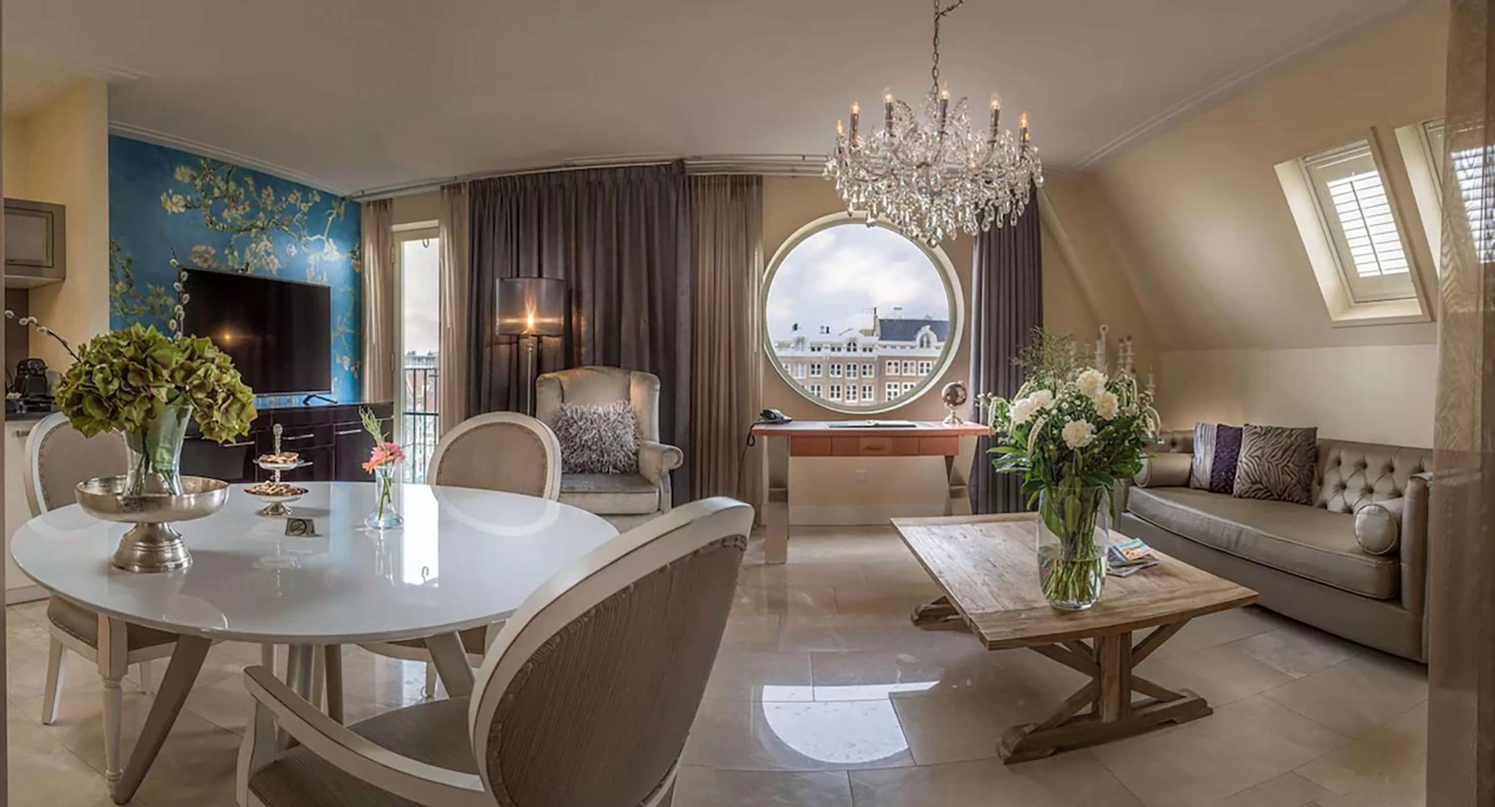 Photo of the whole room in Luxury Suites Amsterdam