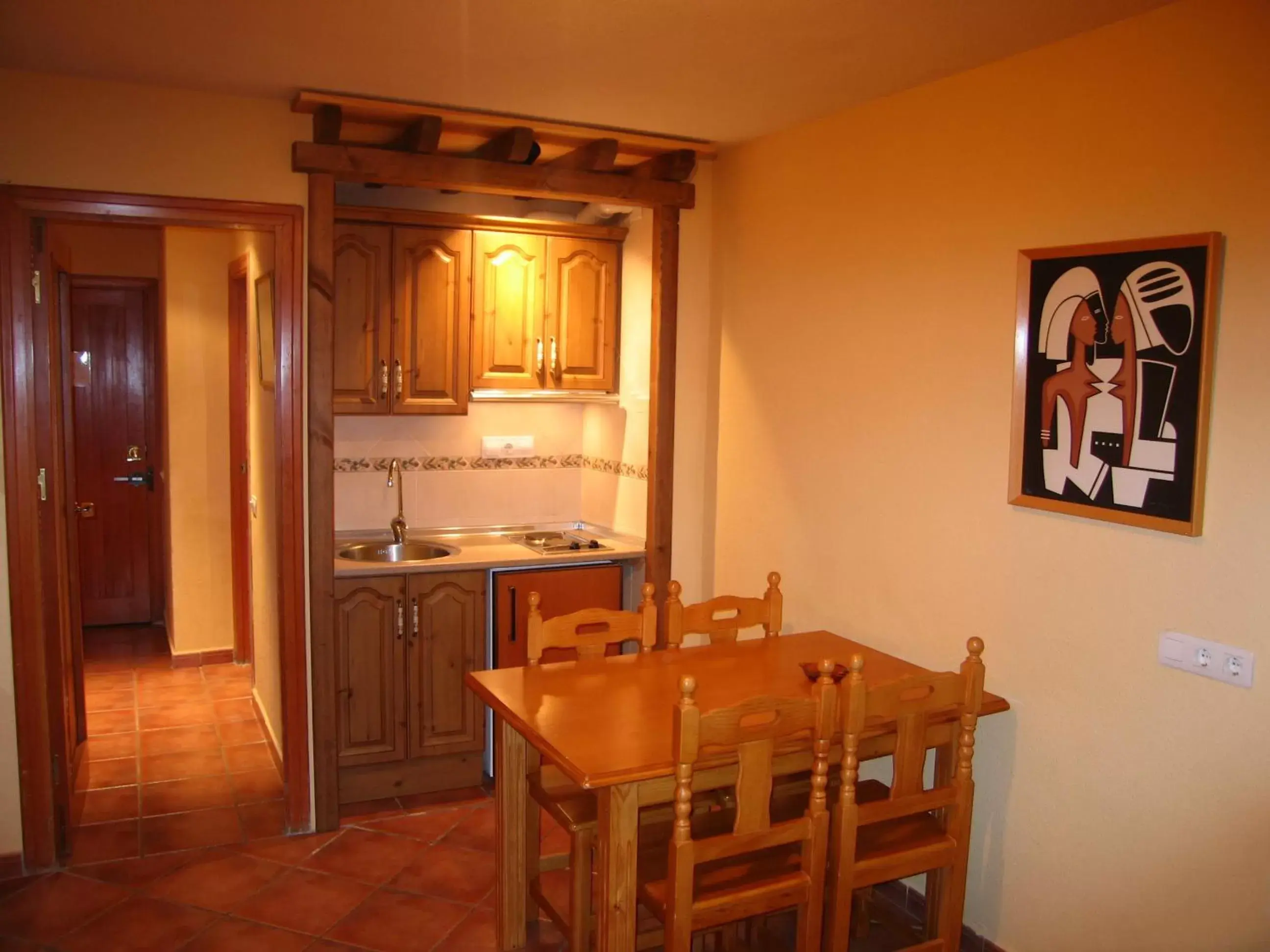 Kitchen or kitchenette, Dining Area in Apartamentos Sierra Nevada Welcome