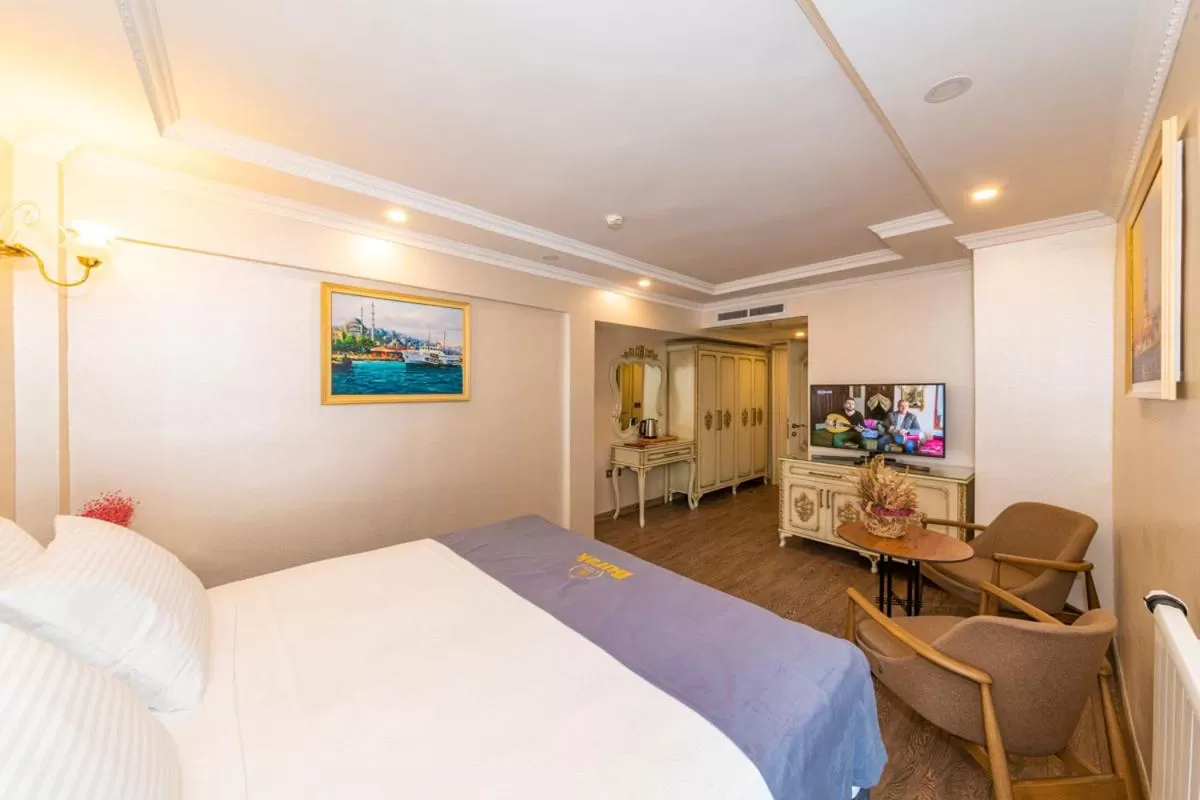 Photo of the whole room, Bed in Almadina Hotel Istanbul