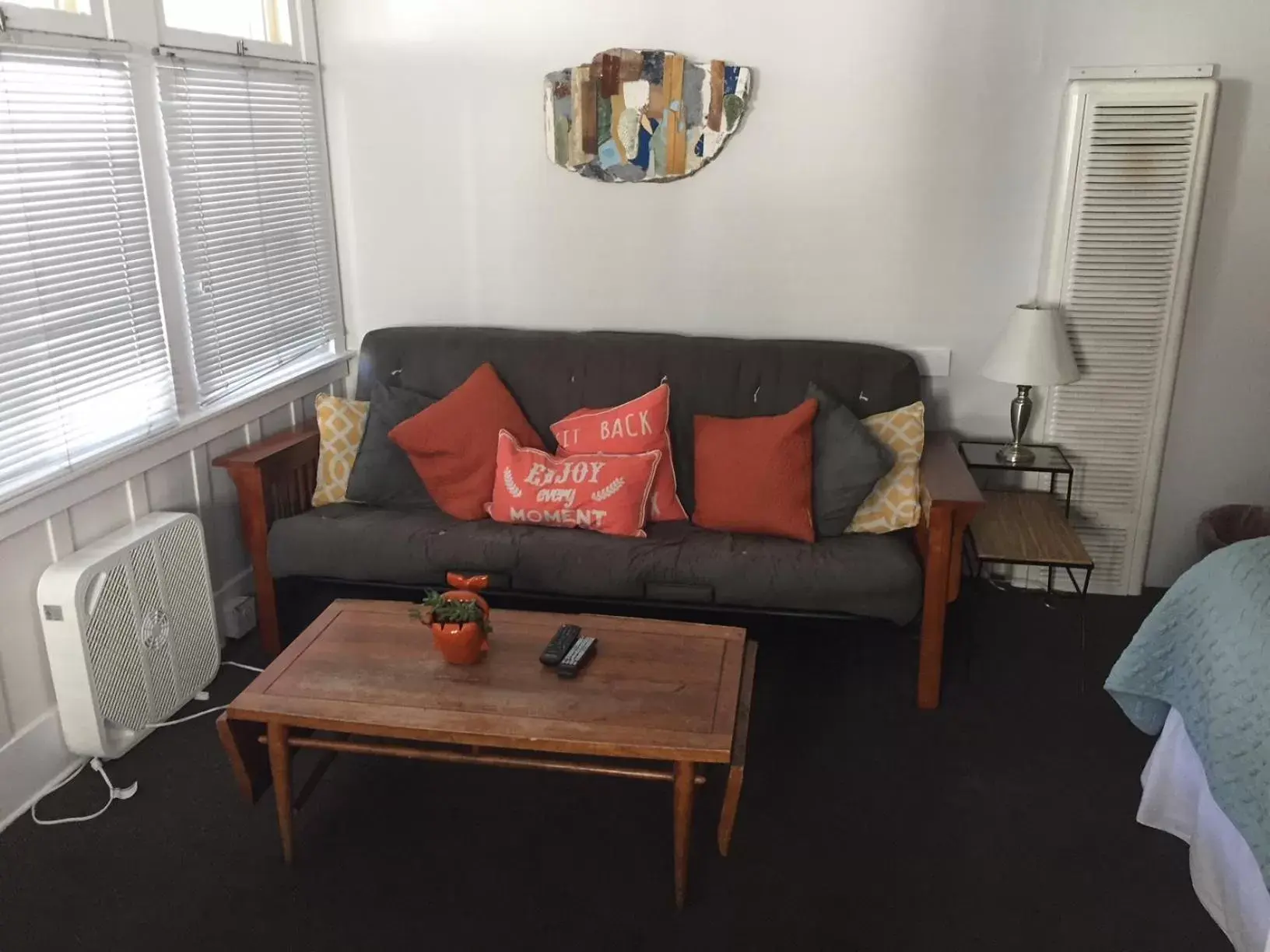 Living room, Seating Area in Catalina Island Seacrest Inn