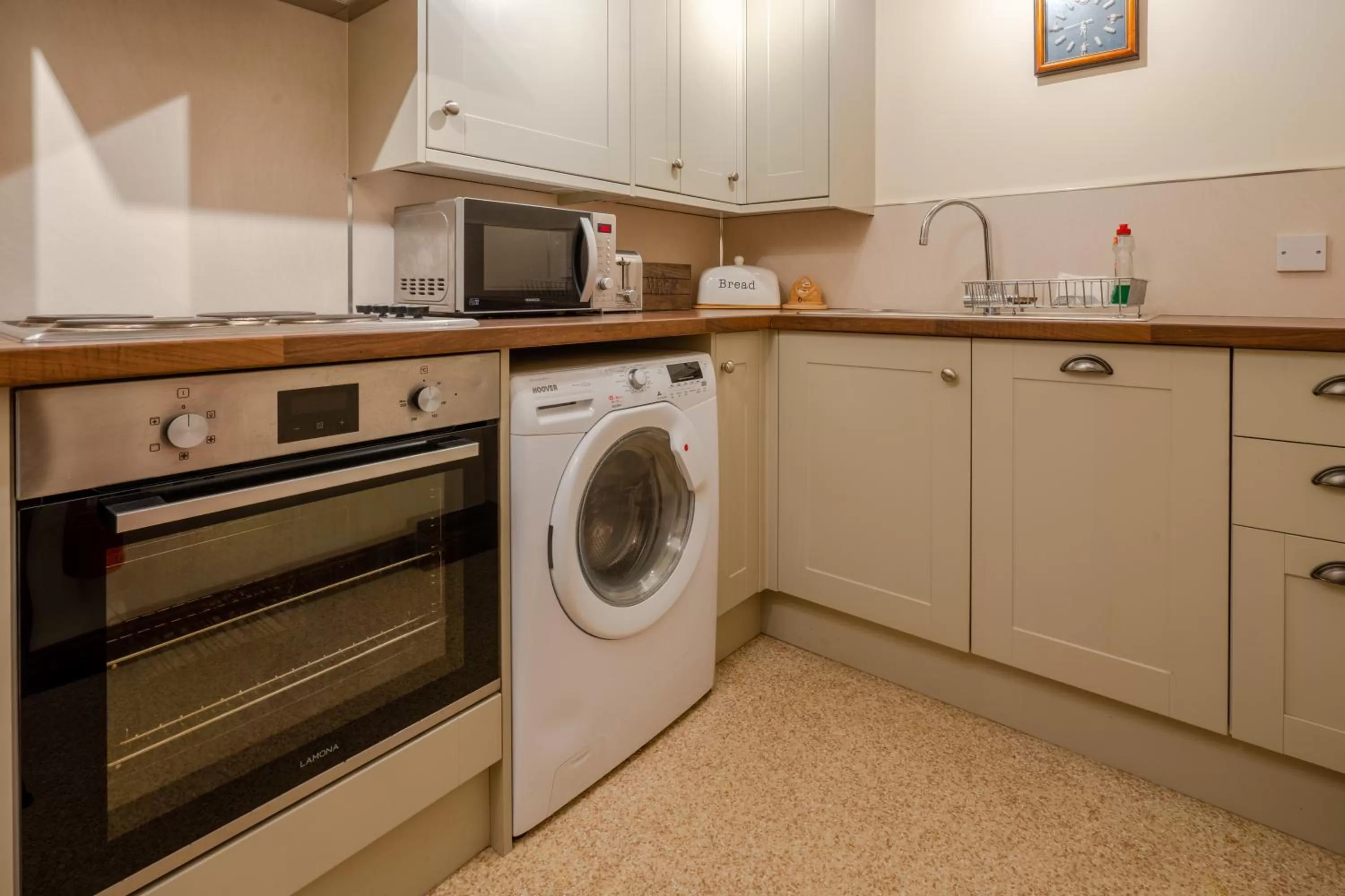 Coffee/tea facilities in Crown Hotel Cotswold