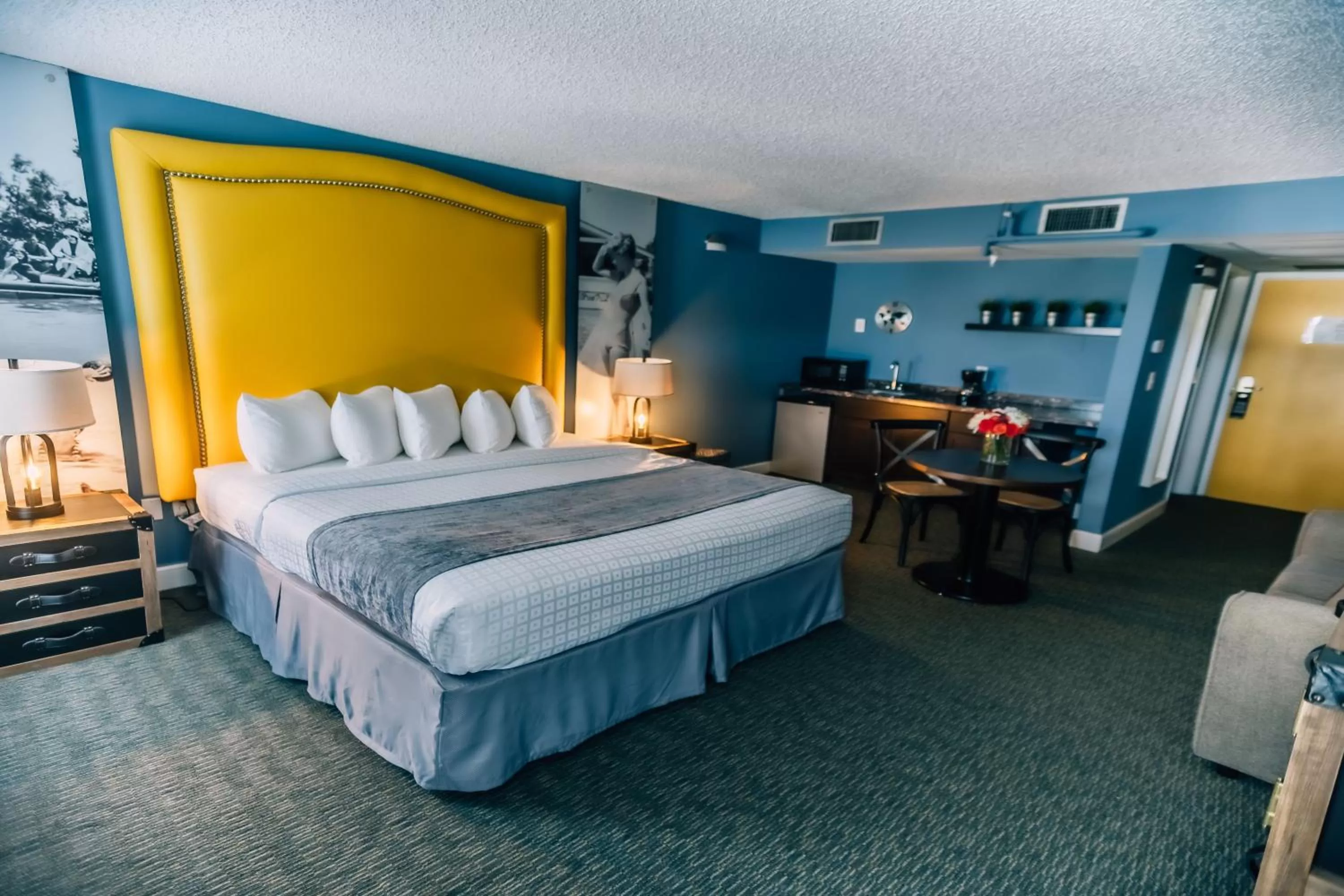 Bed in Hollander Hotel - Downtown St. Petersburg