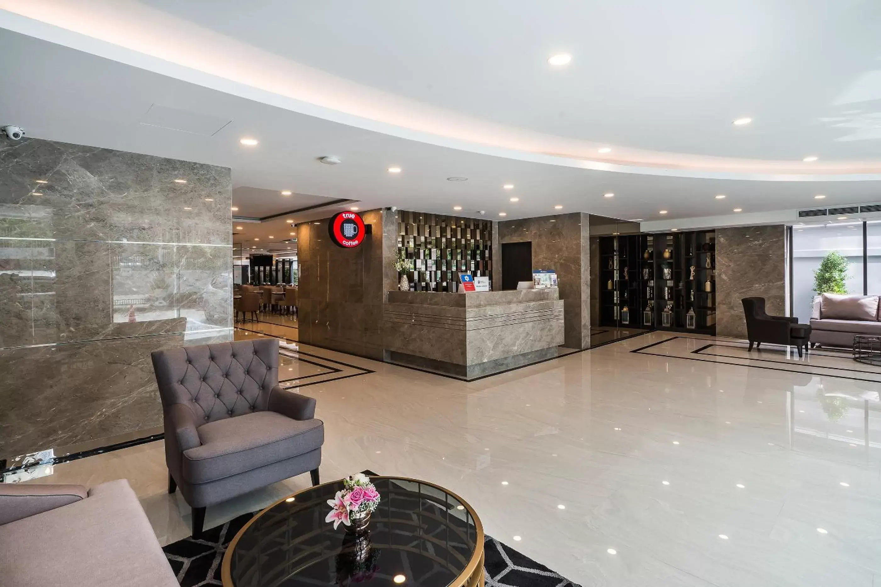 Lobby or reception, Lobby/Reception in SureStay Plus Hotel by Best Western Sukhumvit 2