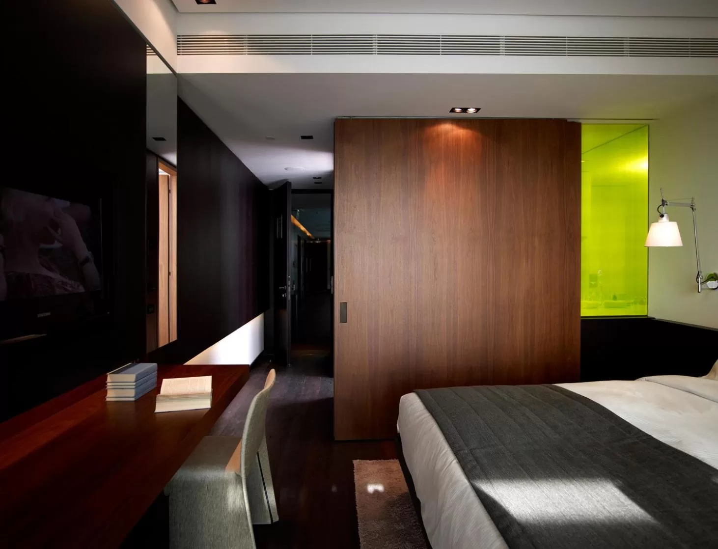 Bedroom, Bed in The Met Hotel Thessaloniki, a Member of Design Hotels
