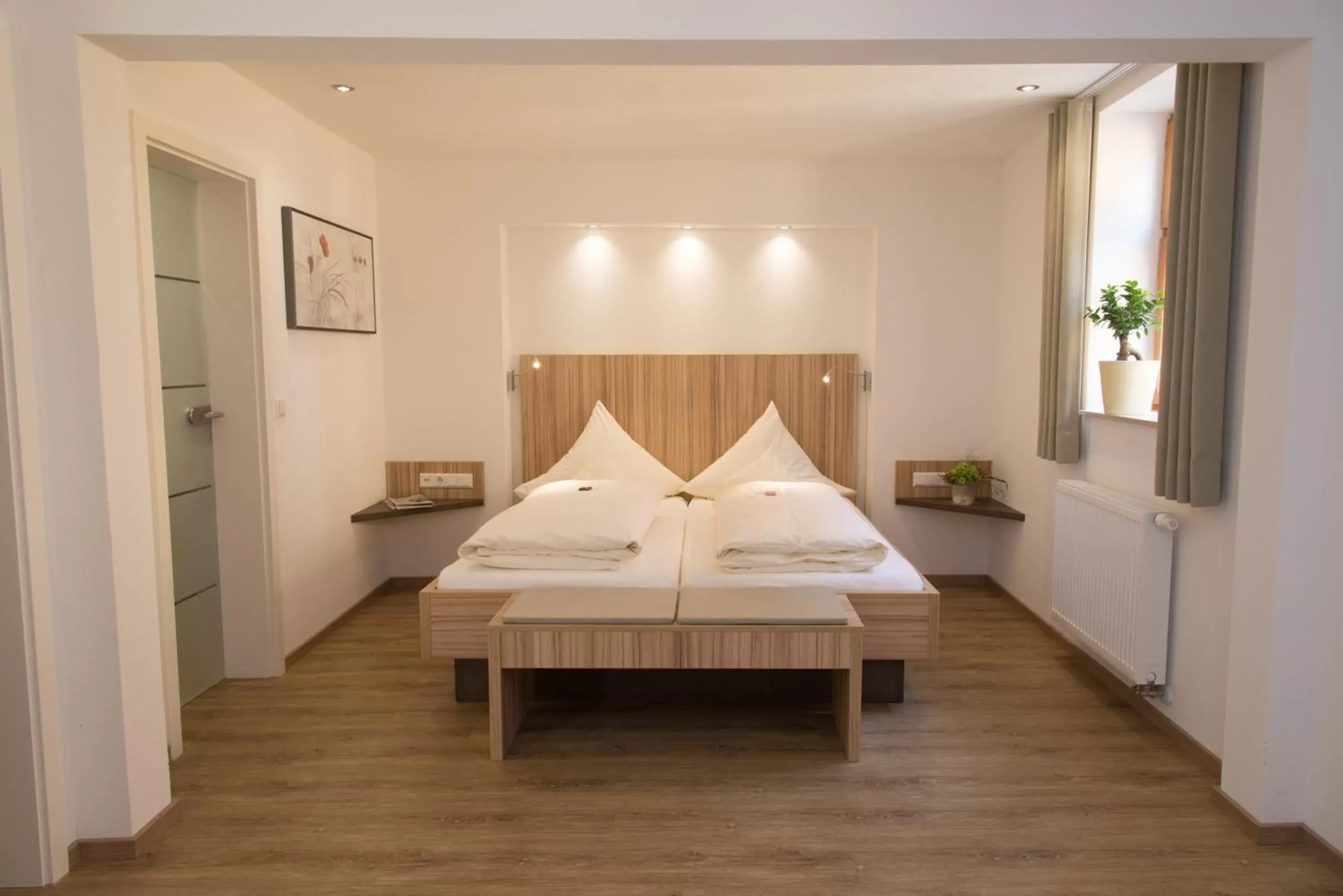 Bedroom, Bed in Hotel Deutsches Haus