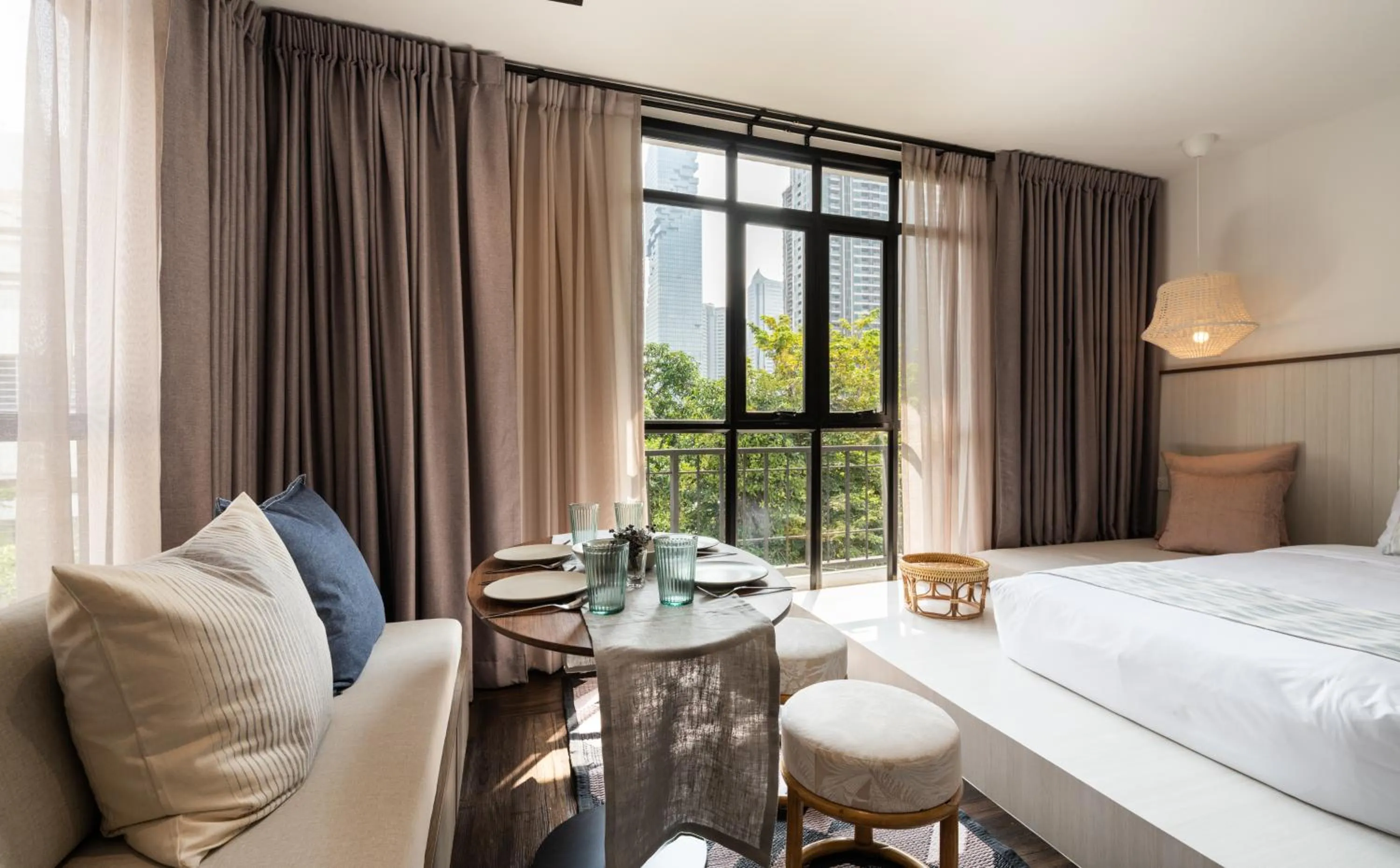 Seating area, Bed in Warm Window Silom