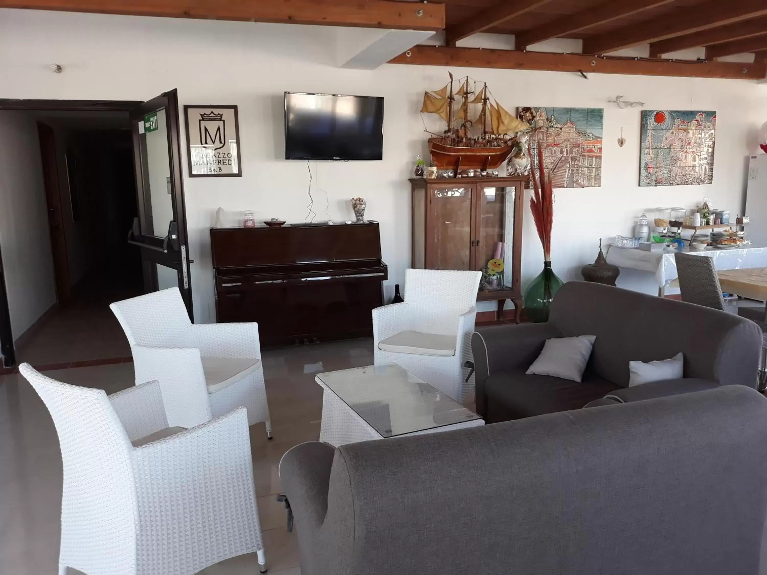 Lobby or reception, Lounge/Bar in B&B Palazzo Manfredi Vieste vista mare con Parcheggio