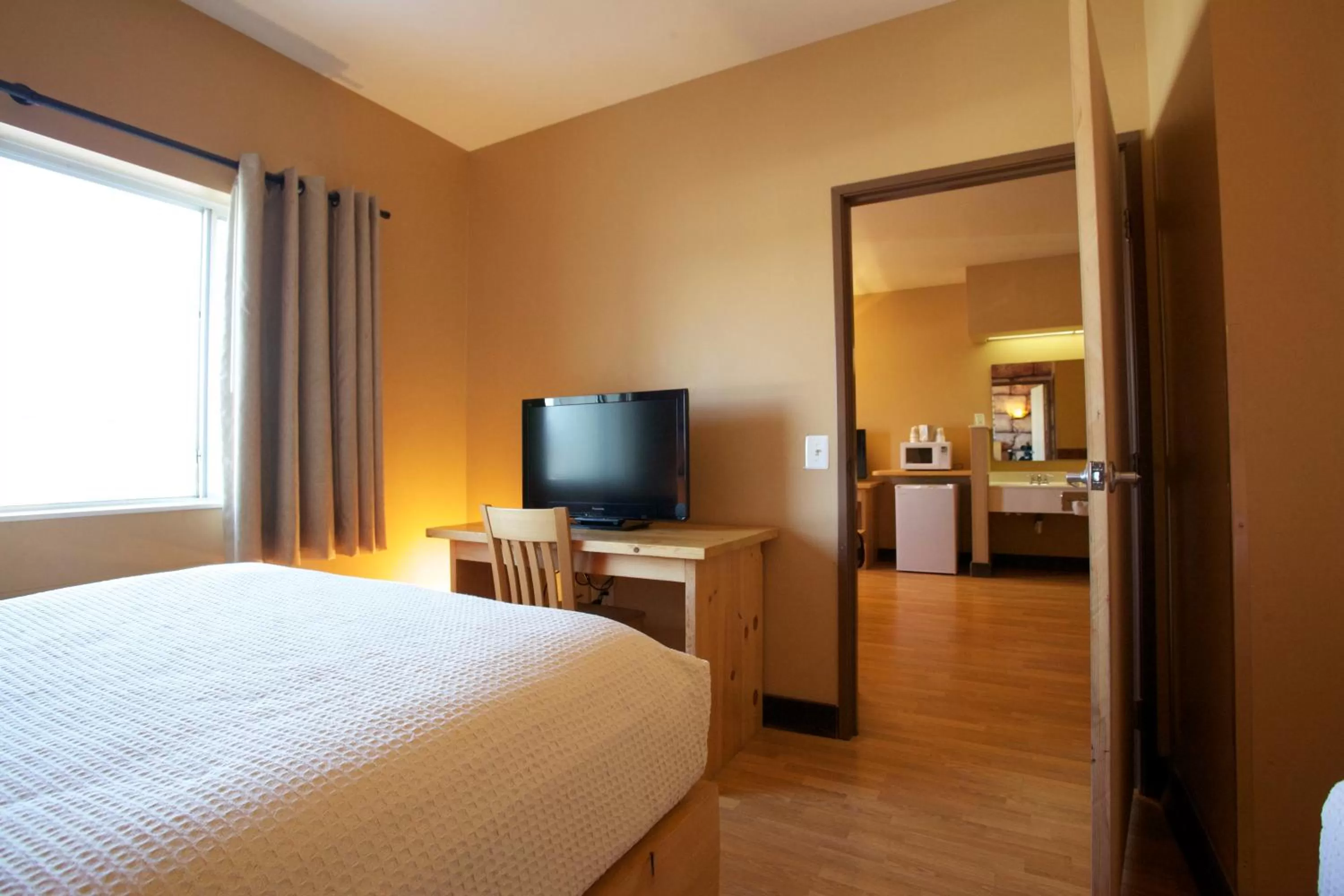 Bedroom, Bed in MT. OLYMPUS WATER PARK AND THEME PARK RESORT