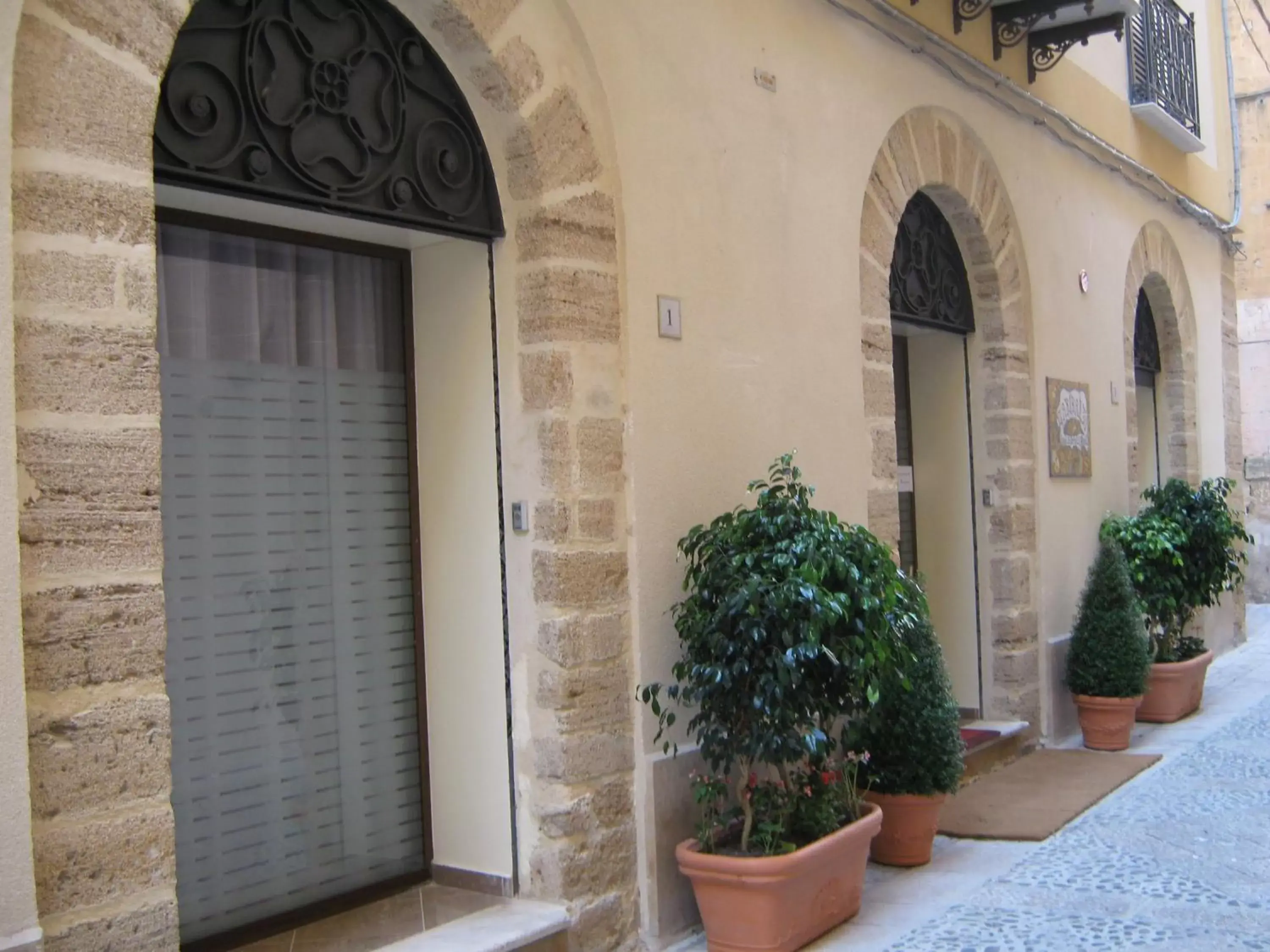 Facade/entrance in Garibaldi Relais