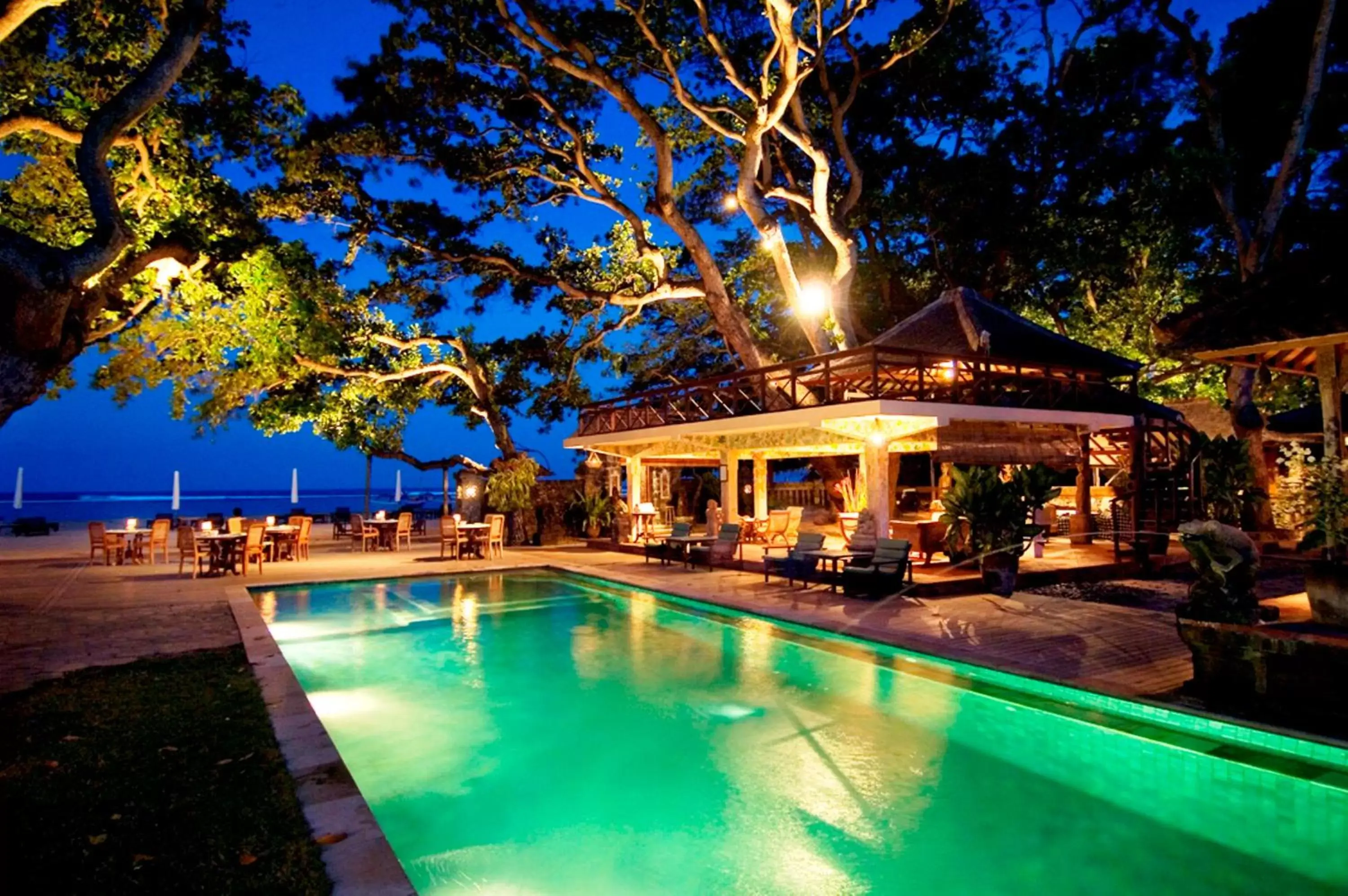 Swimming Pool in Tandjung Sari Hotel