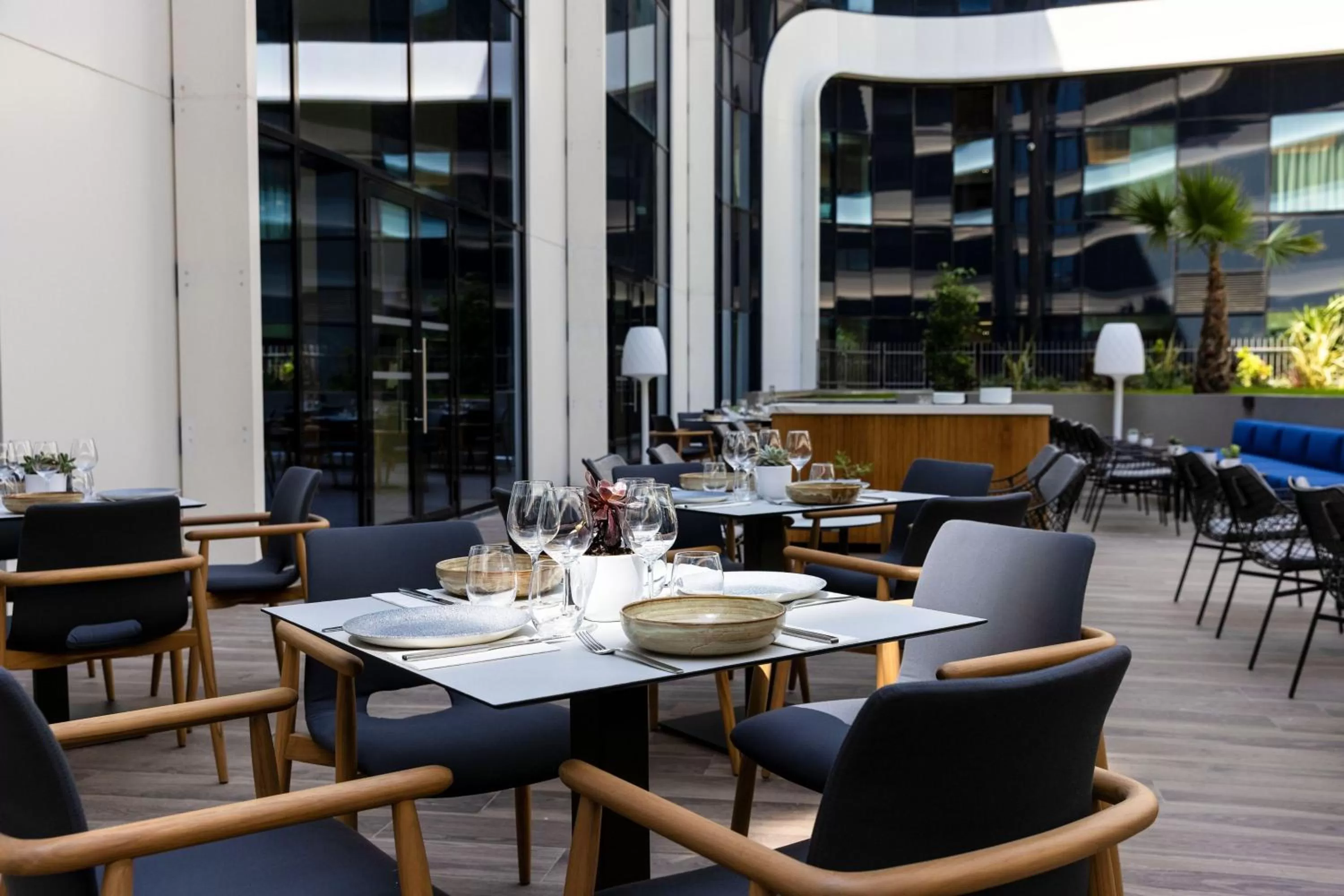 Restaurant/places to eat in Sheraton Nice