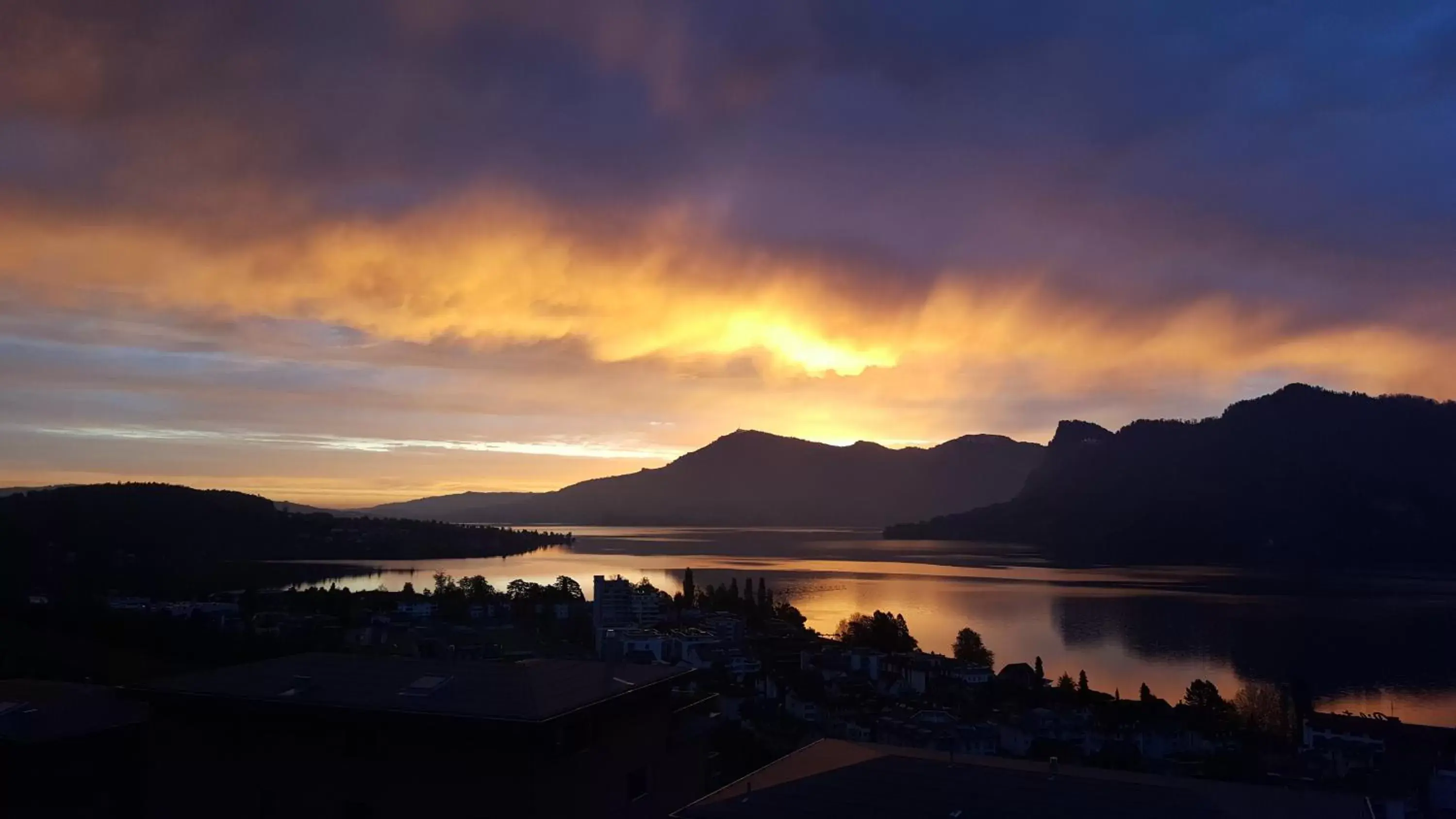 Sunrise in Hotel Roggerli