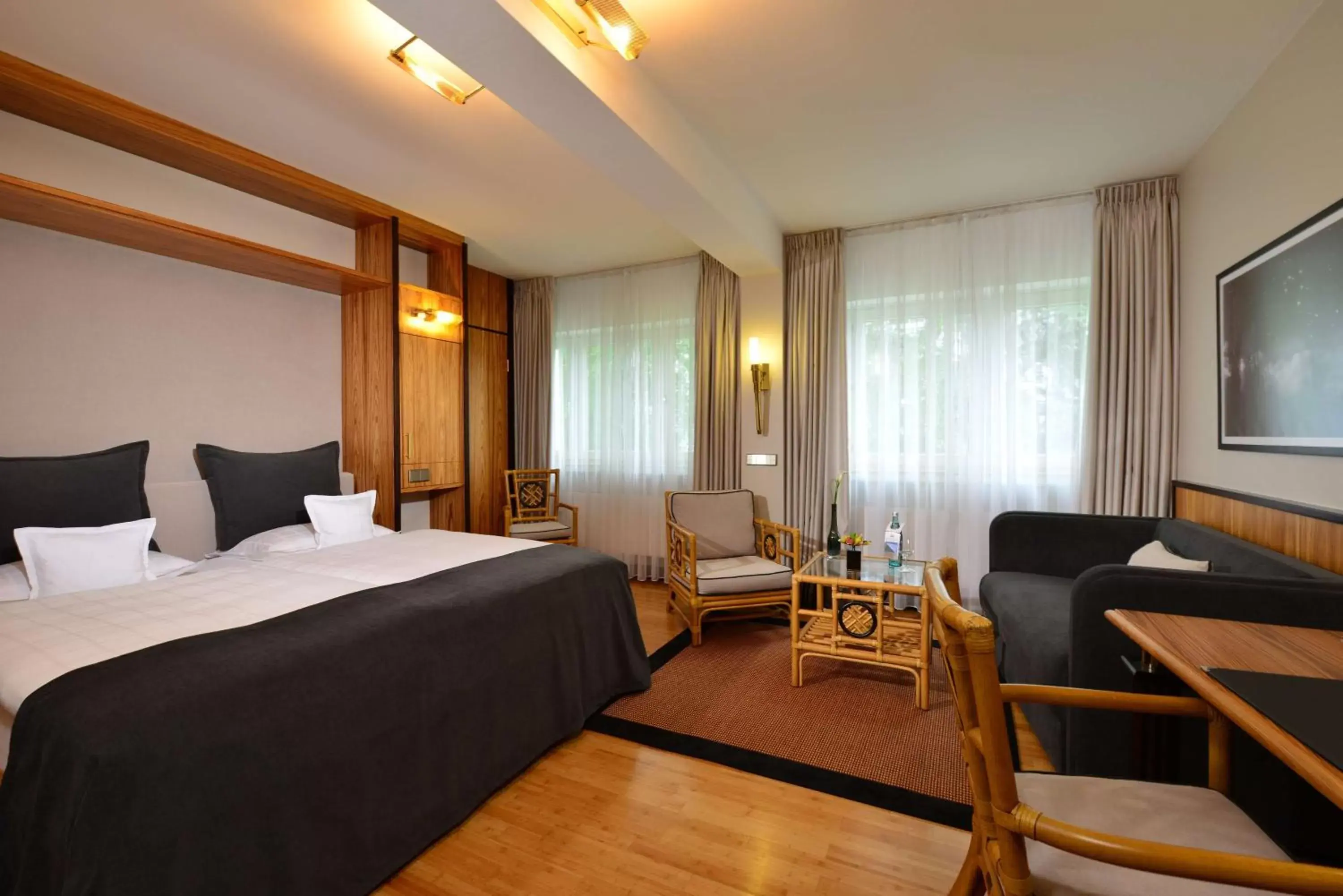 Bedroom in Best Western Premier Parkhotel Kronsberg