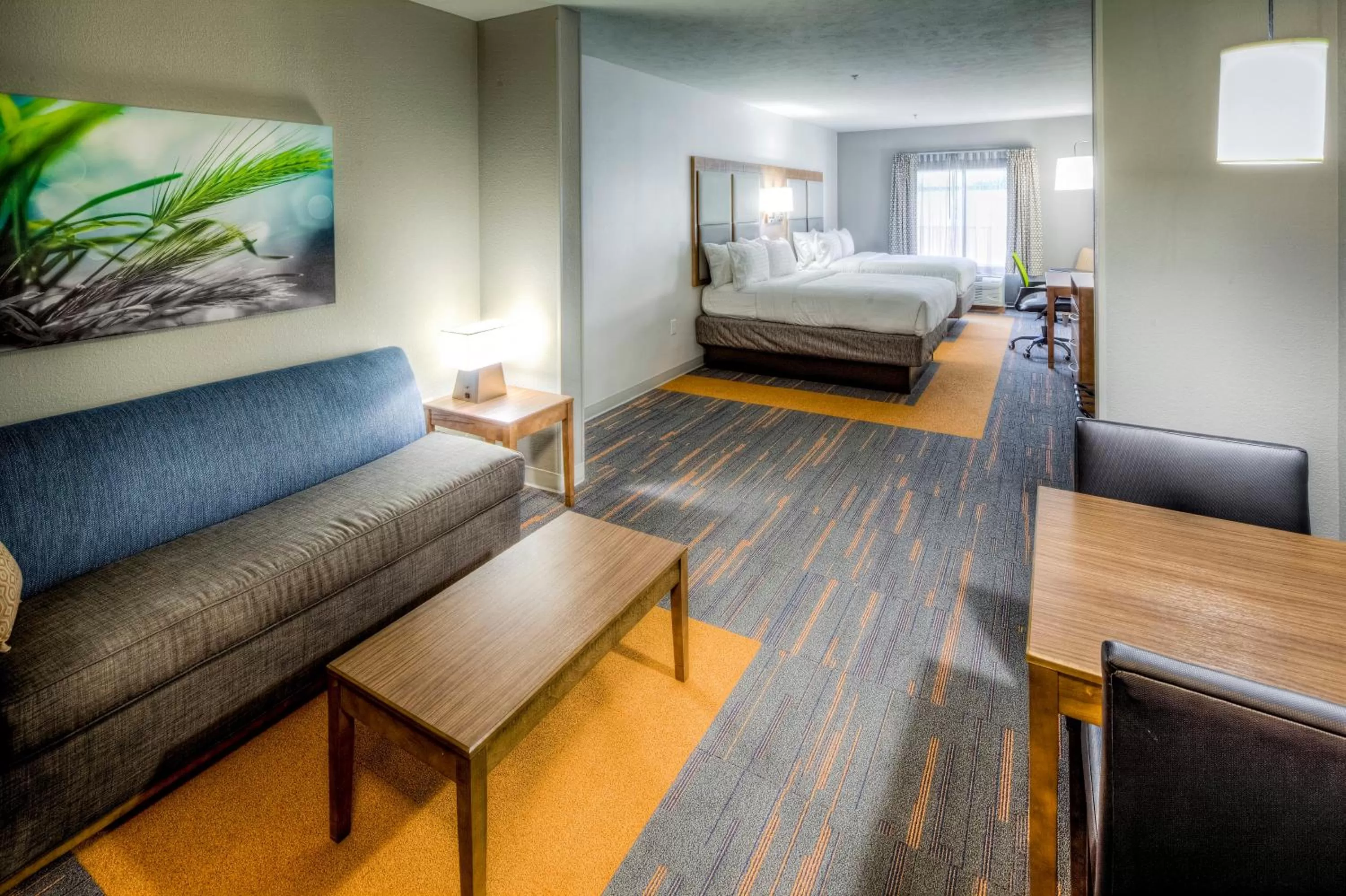 Photo of the whole room, Bed in Holiday Inn Express & Suites Cleveland/Westlake by IHG