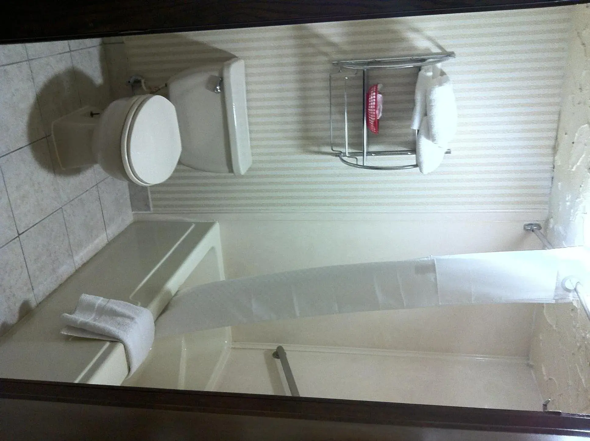 Bathroom in Travelodge Inn & Suites by Wyndham Norman