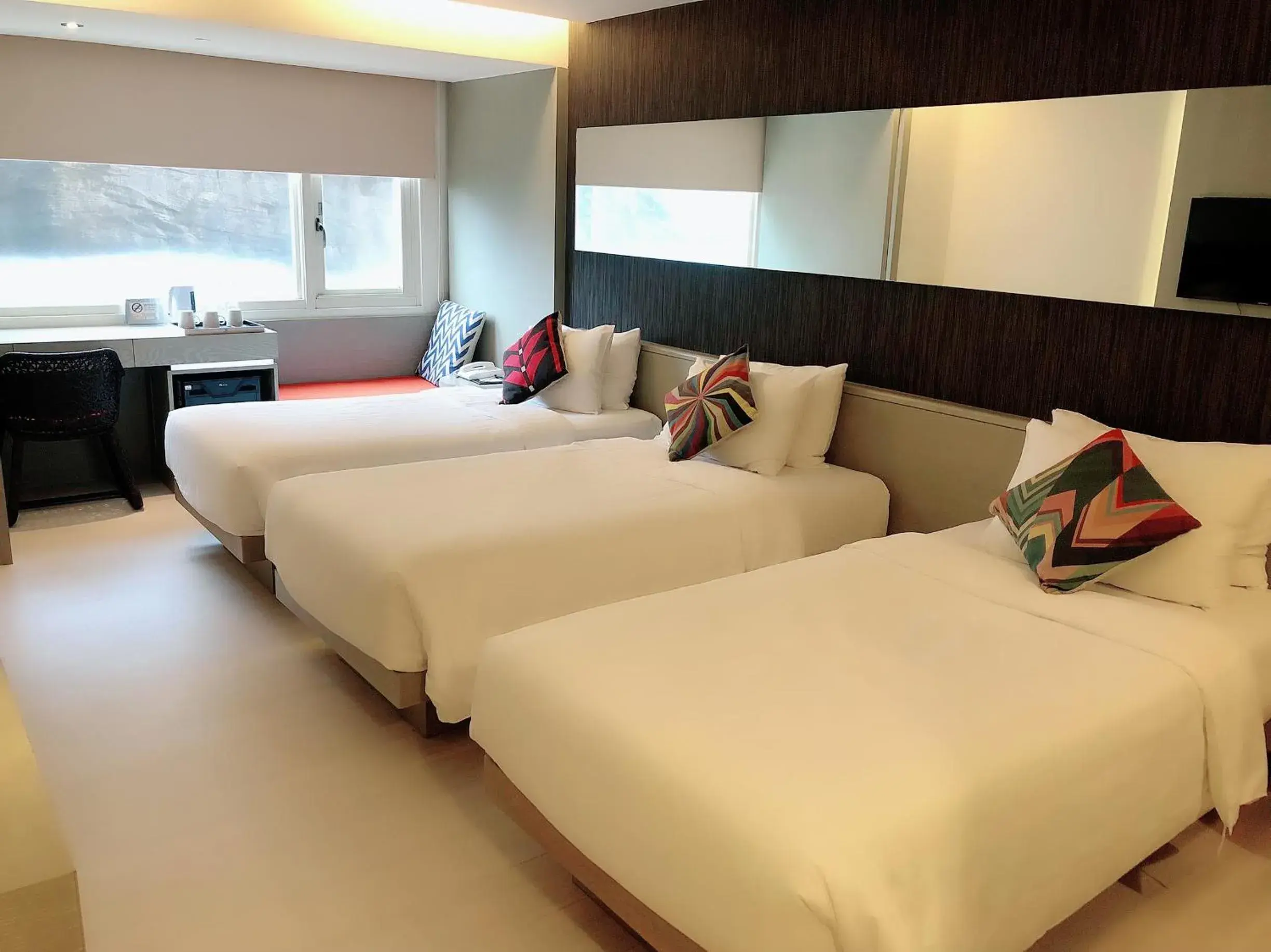 Photo of the whole room, Bed in Inhouse Hotel Yehliu