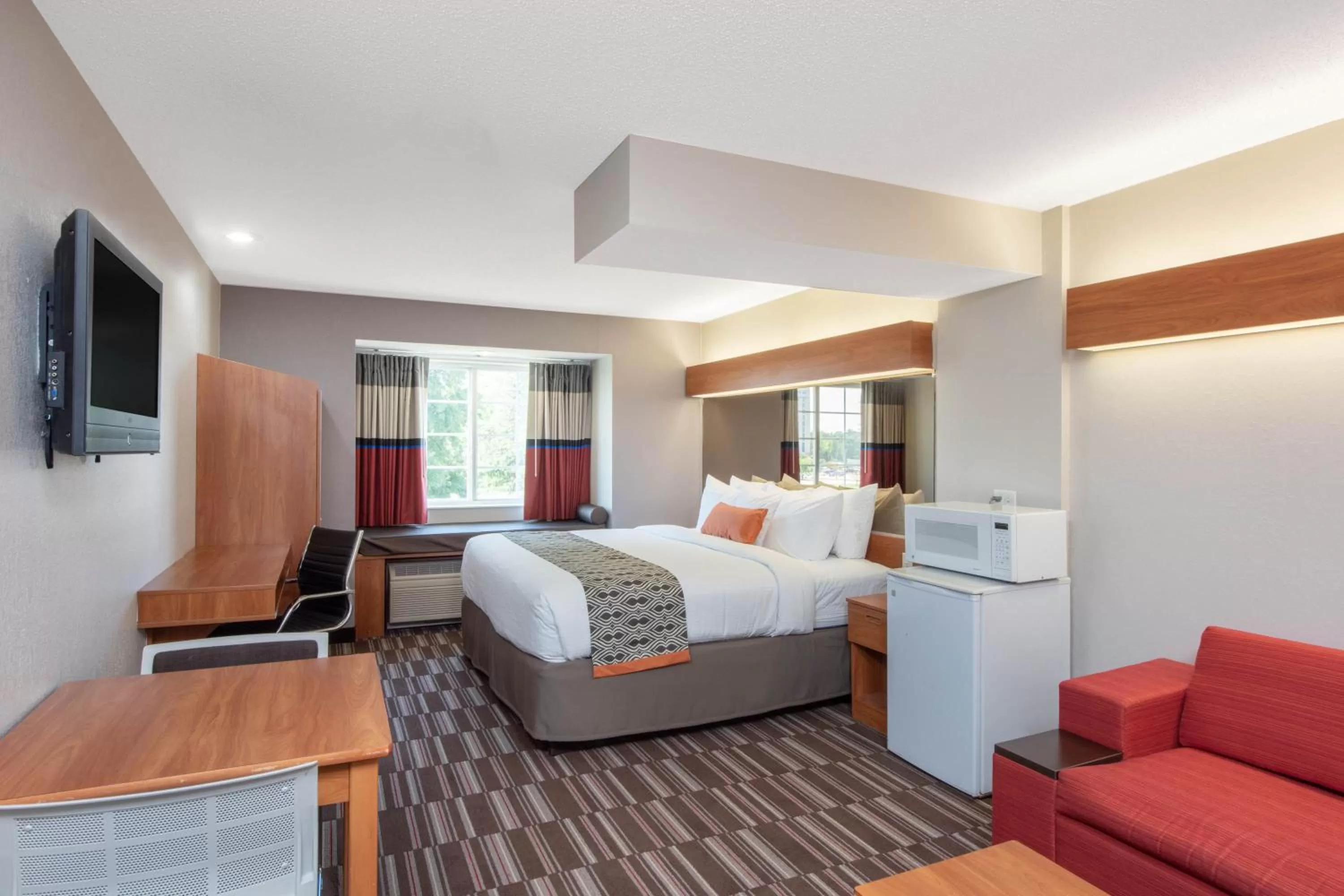 Photo of the whole room, Bed in Microtel Inn & Suites by Wyndham Springfield