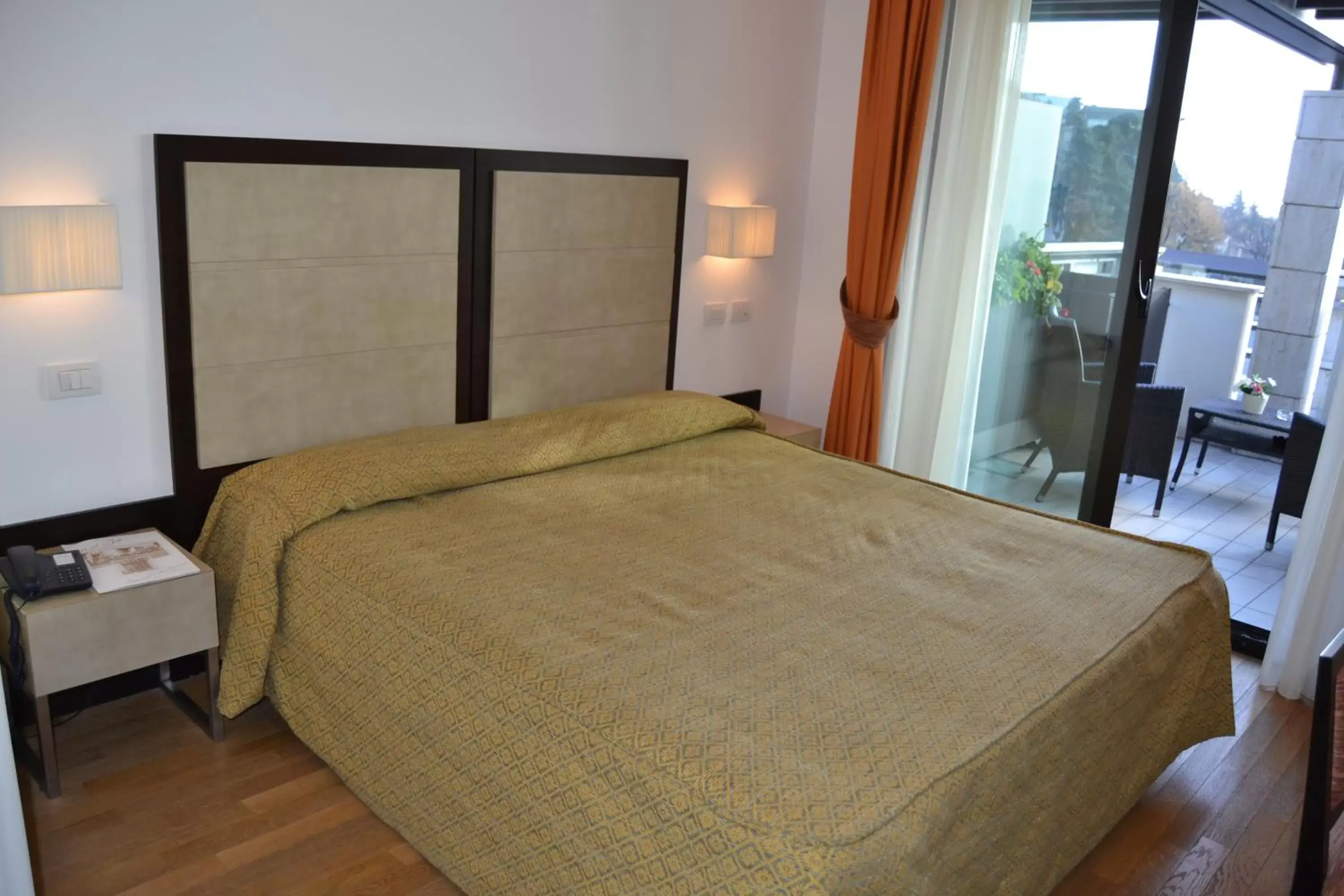 Bedroom, Bed in Hotel Joli