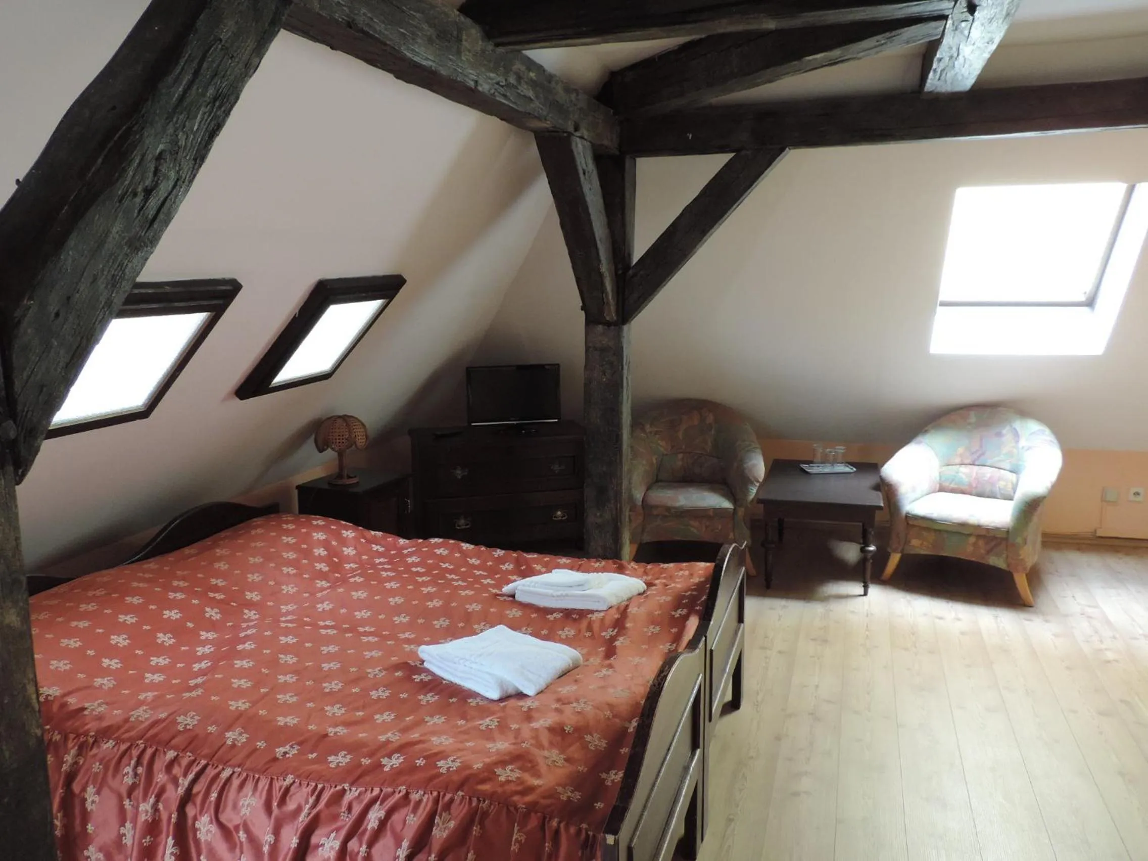 Bedroom, Bed in Hotel King George