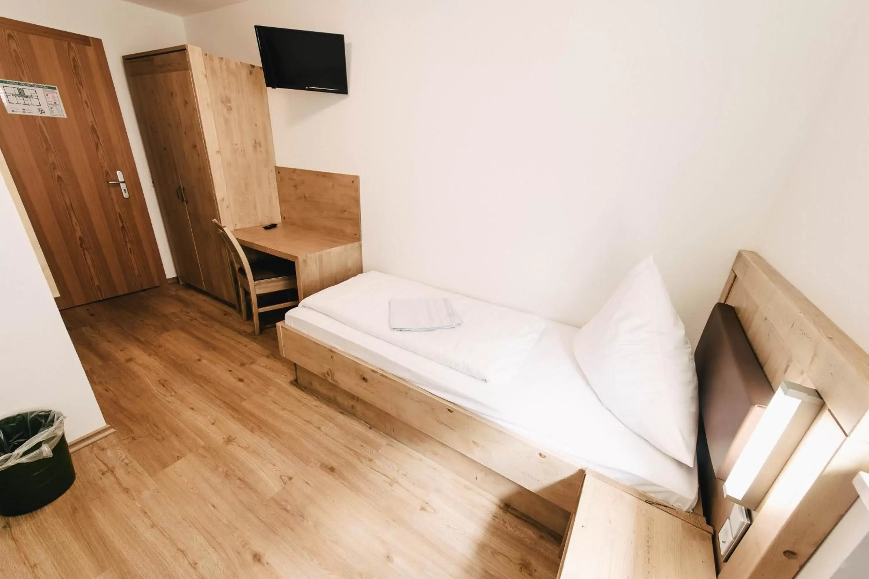 Single Room in Gasthof Metzgerei Linsmeier Single Room in Gasthof Metzgerei Linsmeier