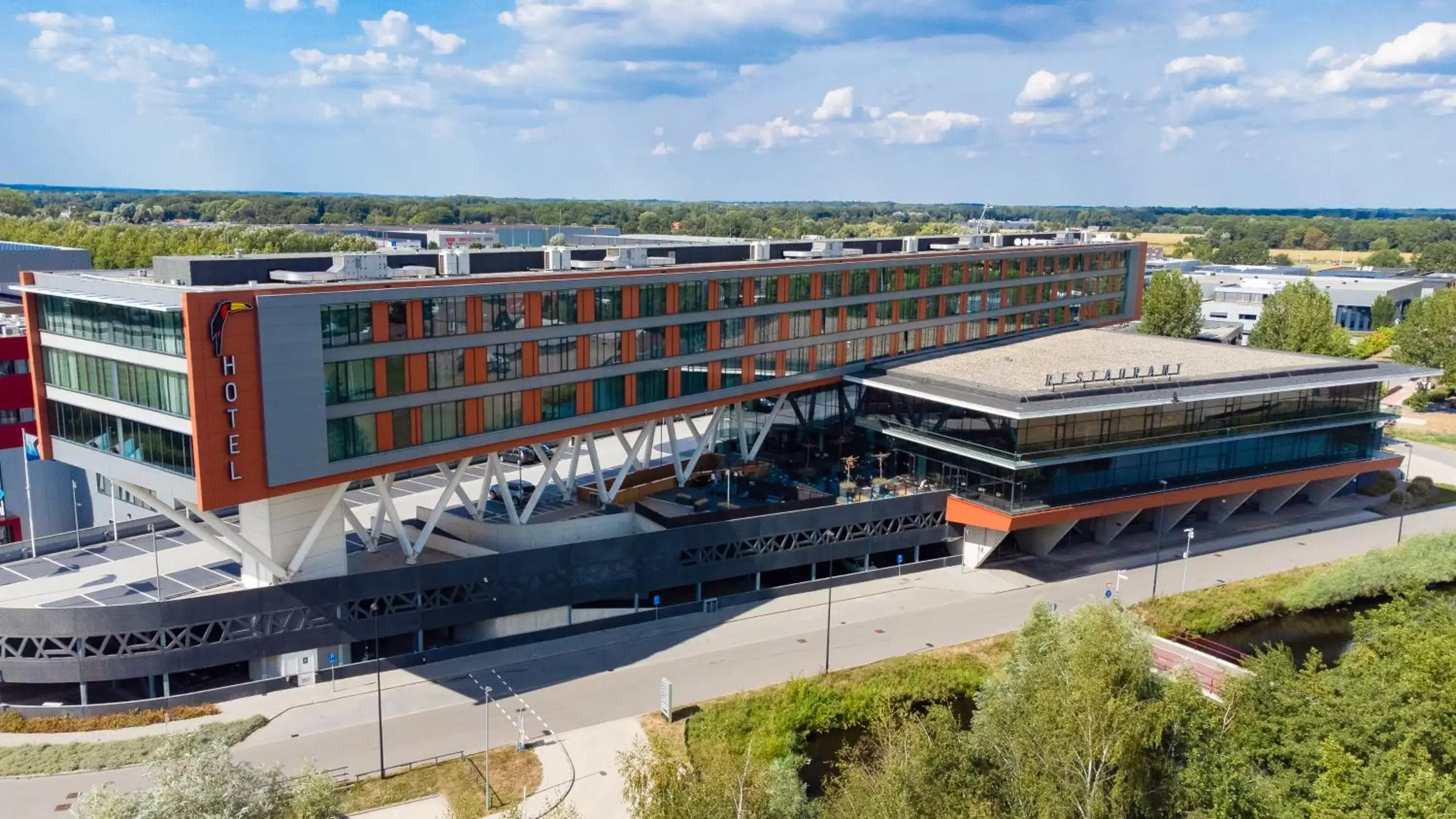 Property building, Bird's-eye View in Van der Valk hotel Veenendaal