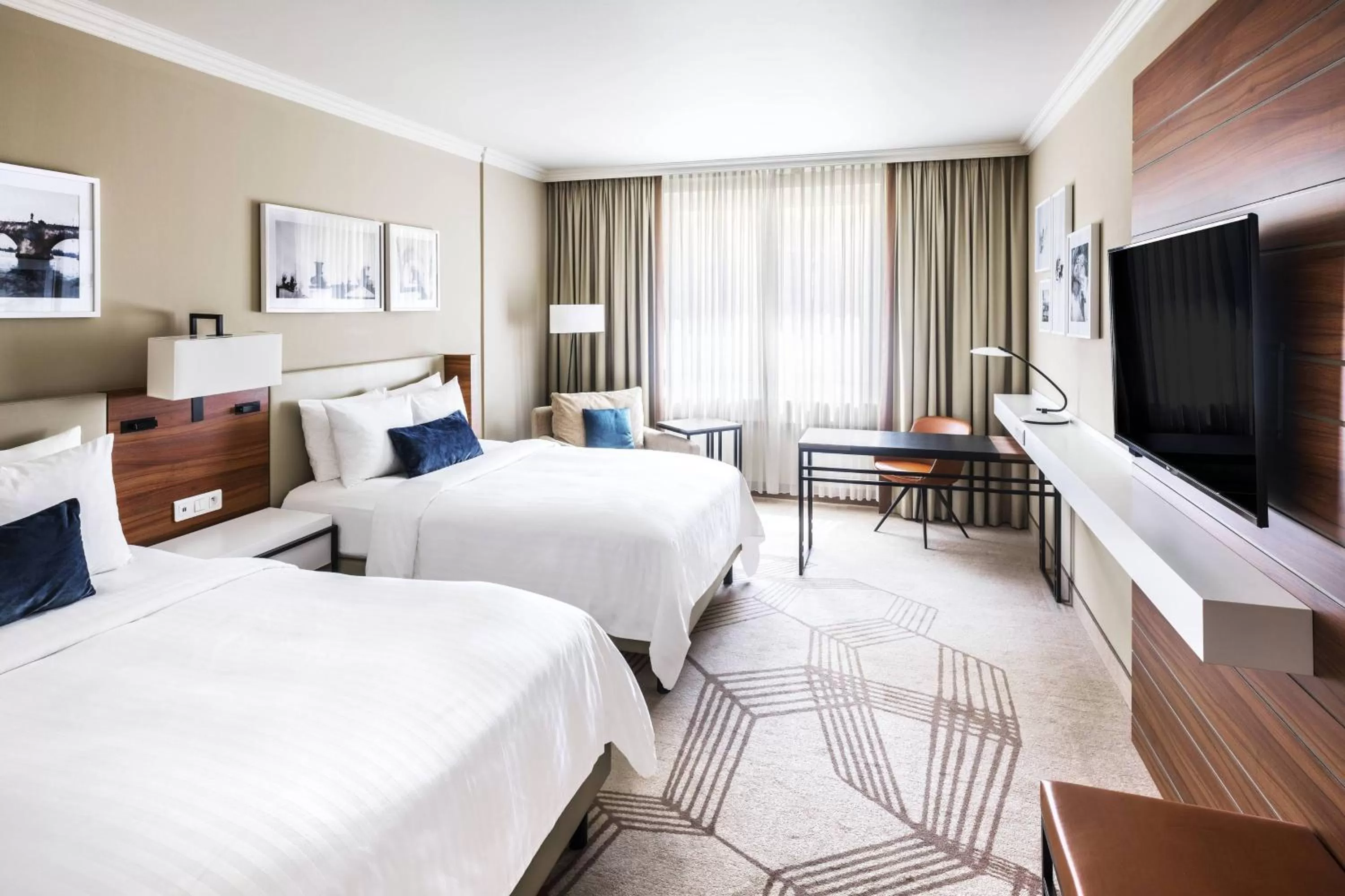 Photo of the whole room, Bed in Prague Marriott Hotel