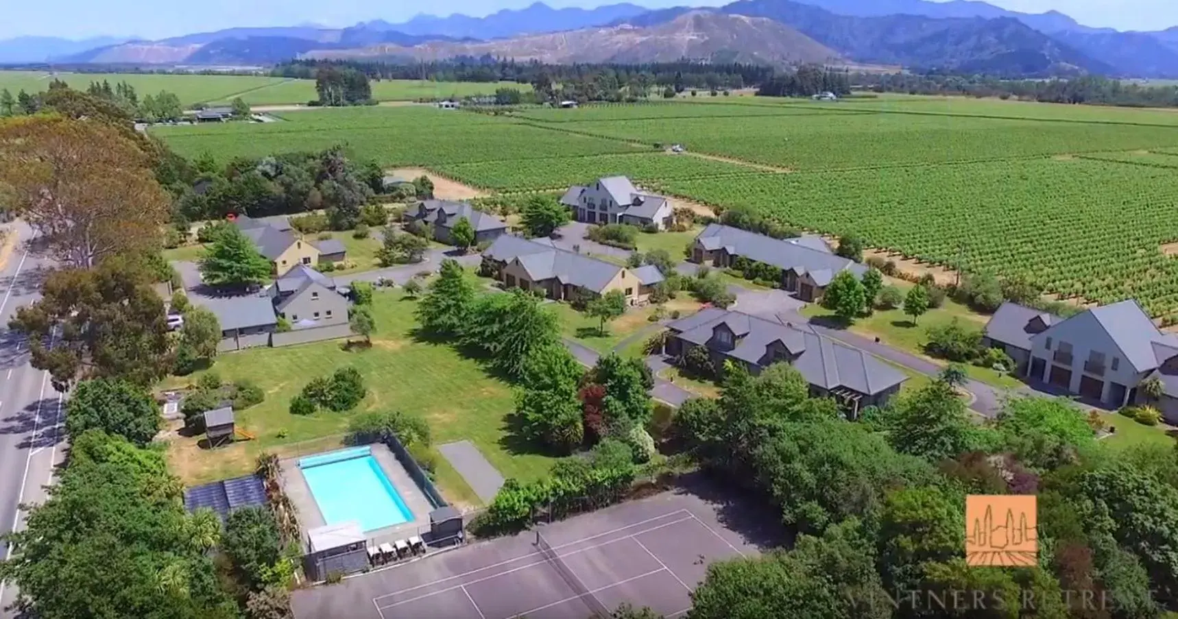 Bird's eye view, Bird's-eye View in Vintners Retreat