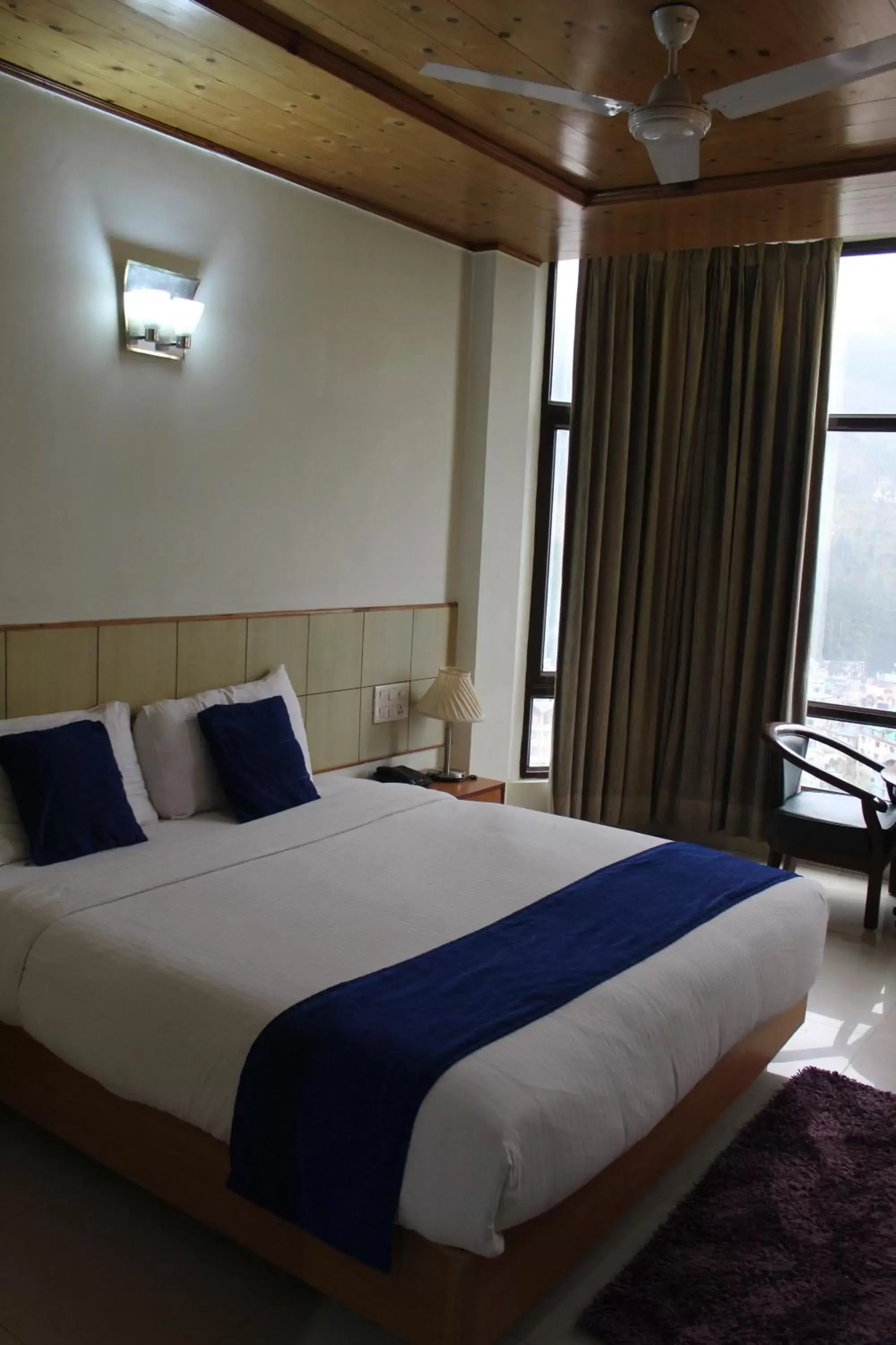 Bed in Hotel Broadways Inn Bed in Hotel Broadways Inn