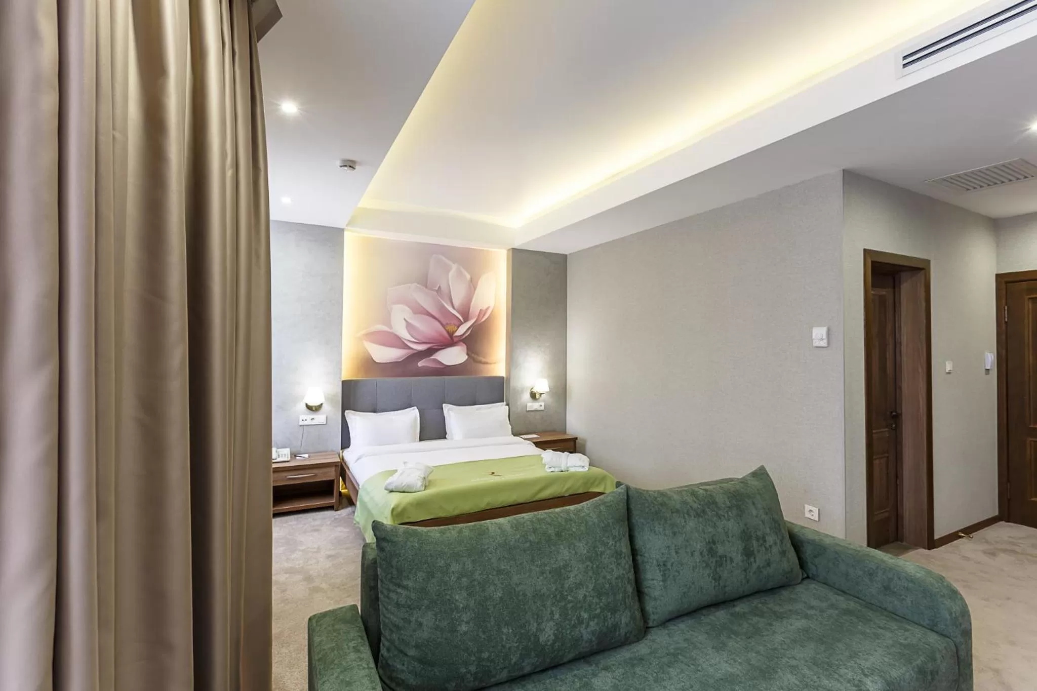 bunk bed, Bed in Renion Hills Hotel