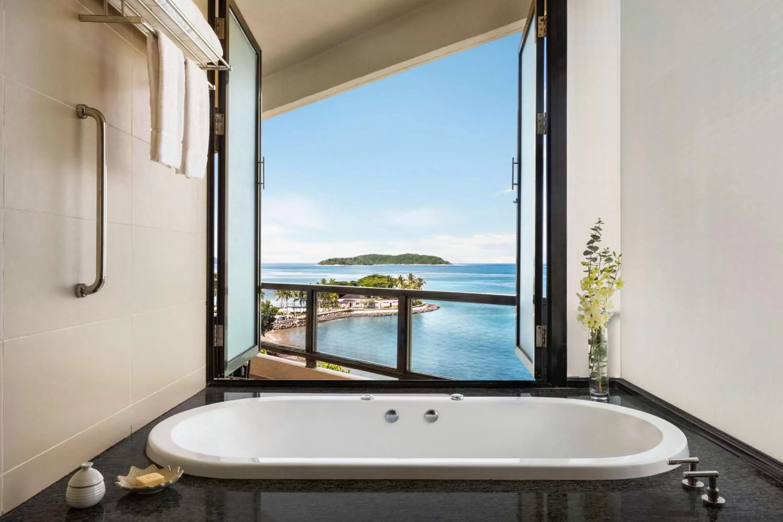 Bathroom in Shangri-La Tanjung Aru, Kota Kinabalu