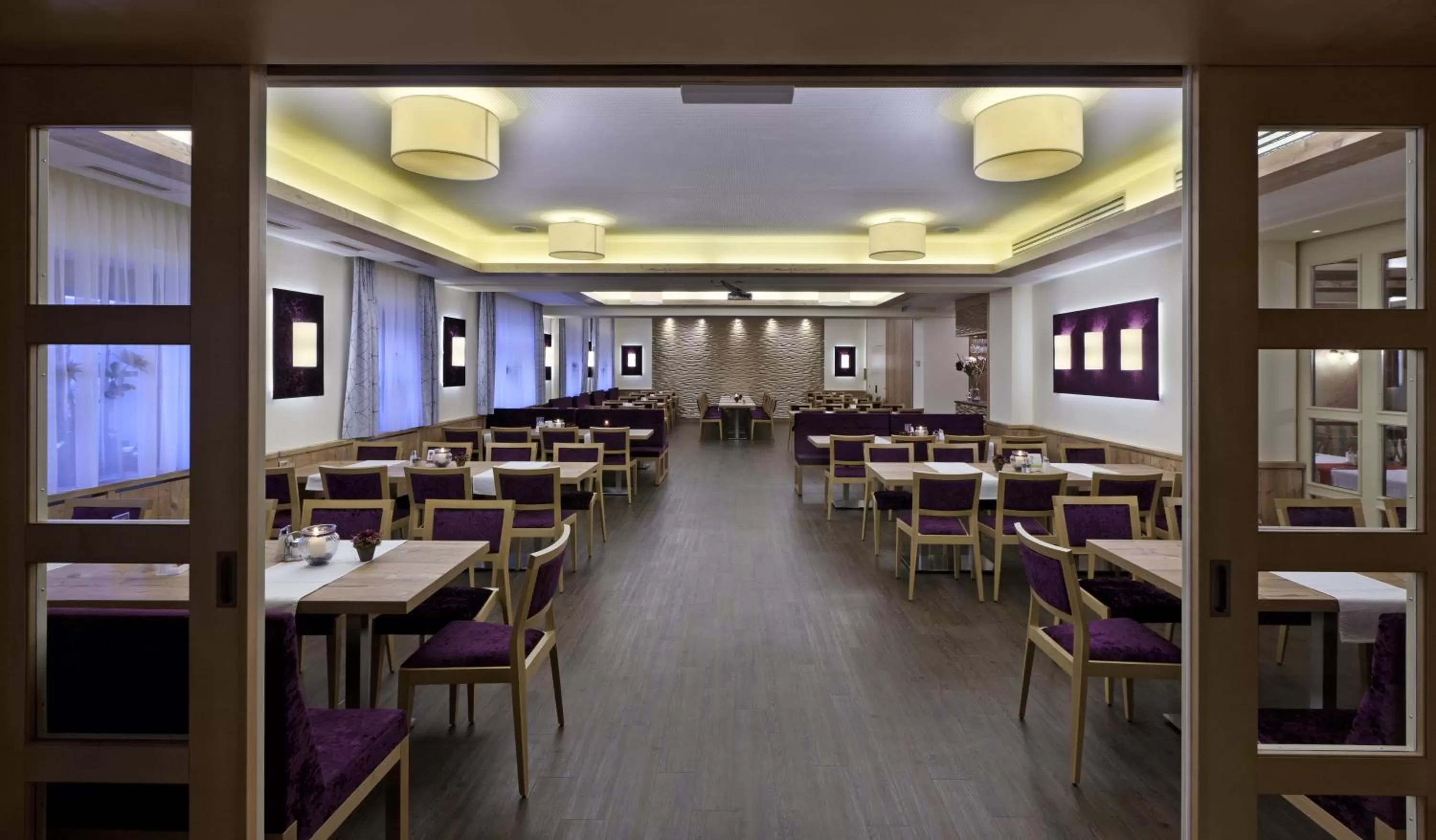 Restaurant/places to eat in Hotel Restaurant Wallner I contactless check-in