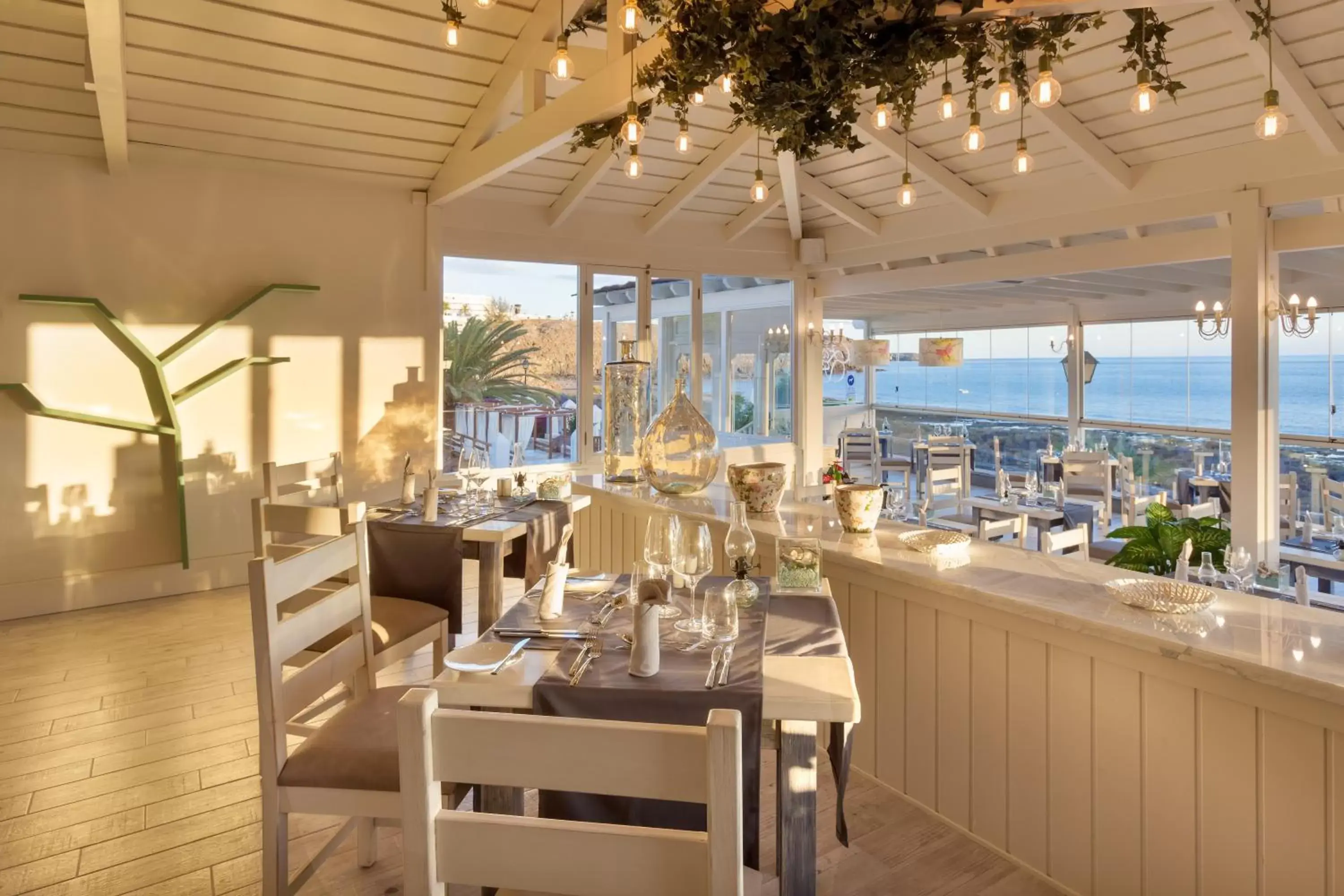 Restaurant/places to eat in Gran Castillo Tagoro Family & Fun Playa Blanca Restaurant/places to eat in Gran Castillo Tagoro Family & Fun Playa Blanca