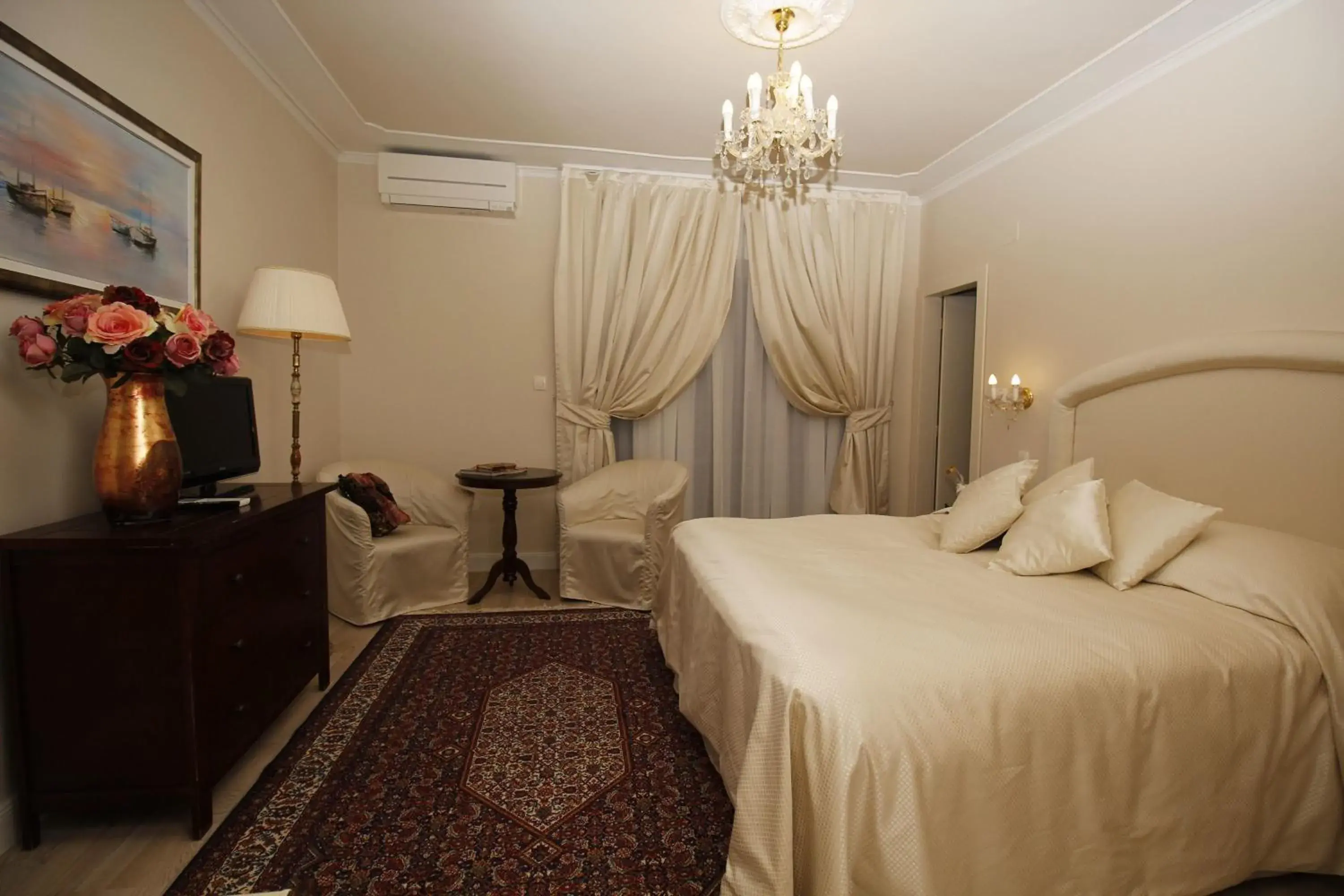 Photo of the whole room, Bed in Villa Triana-Adults Only