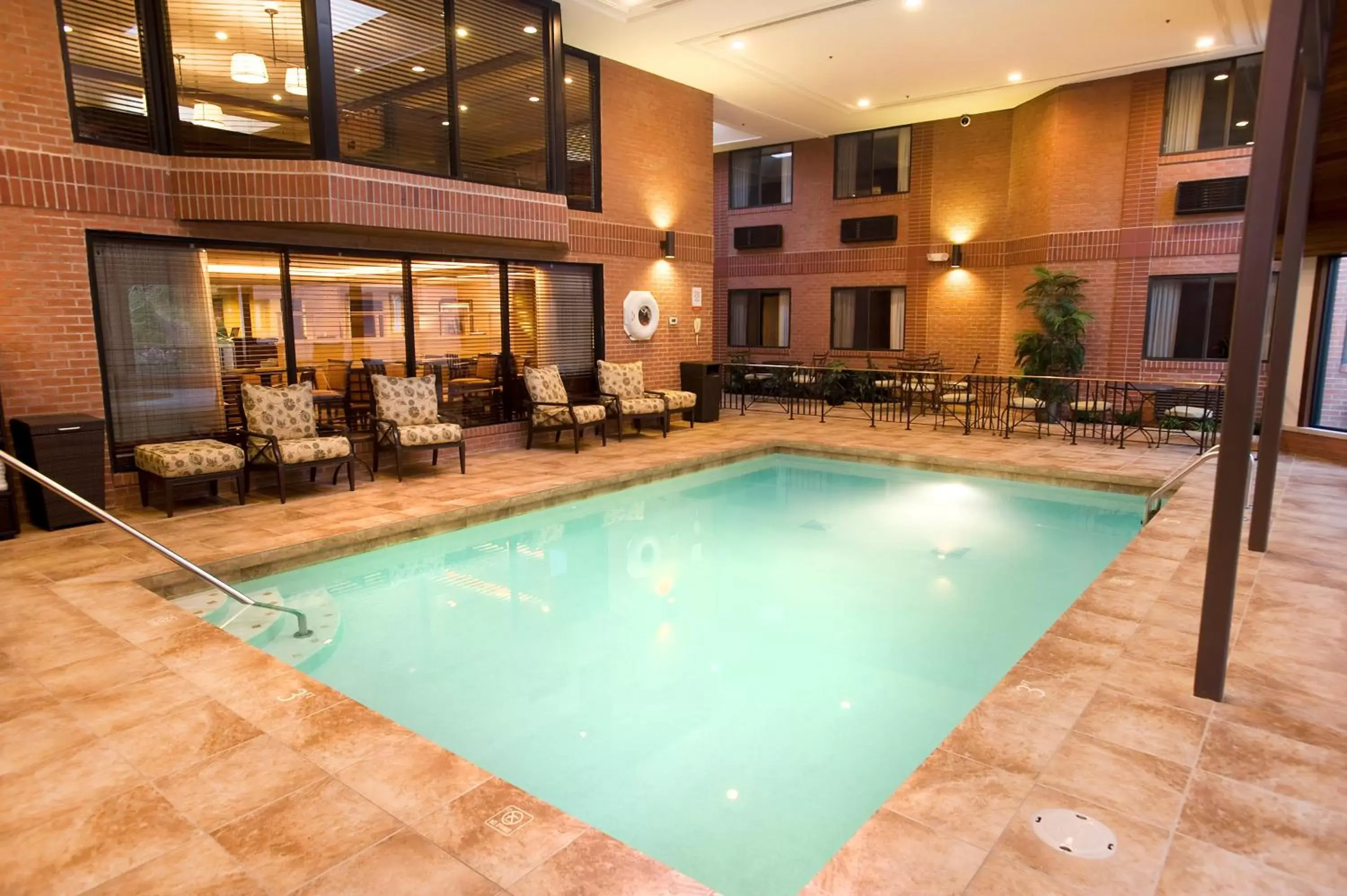 Swimming pool in Ann Arbor Regent Hotel and Suites Swimming pool in Ann Arbor Regent Hotel and Suites