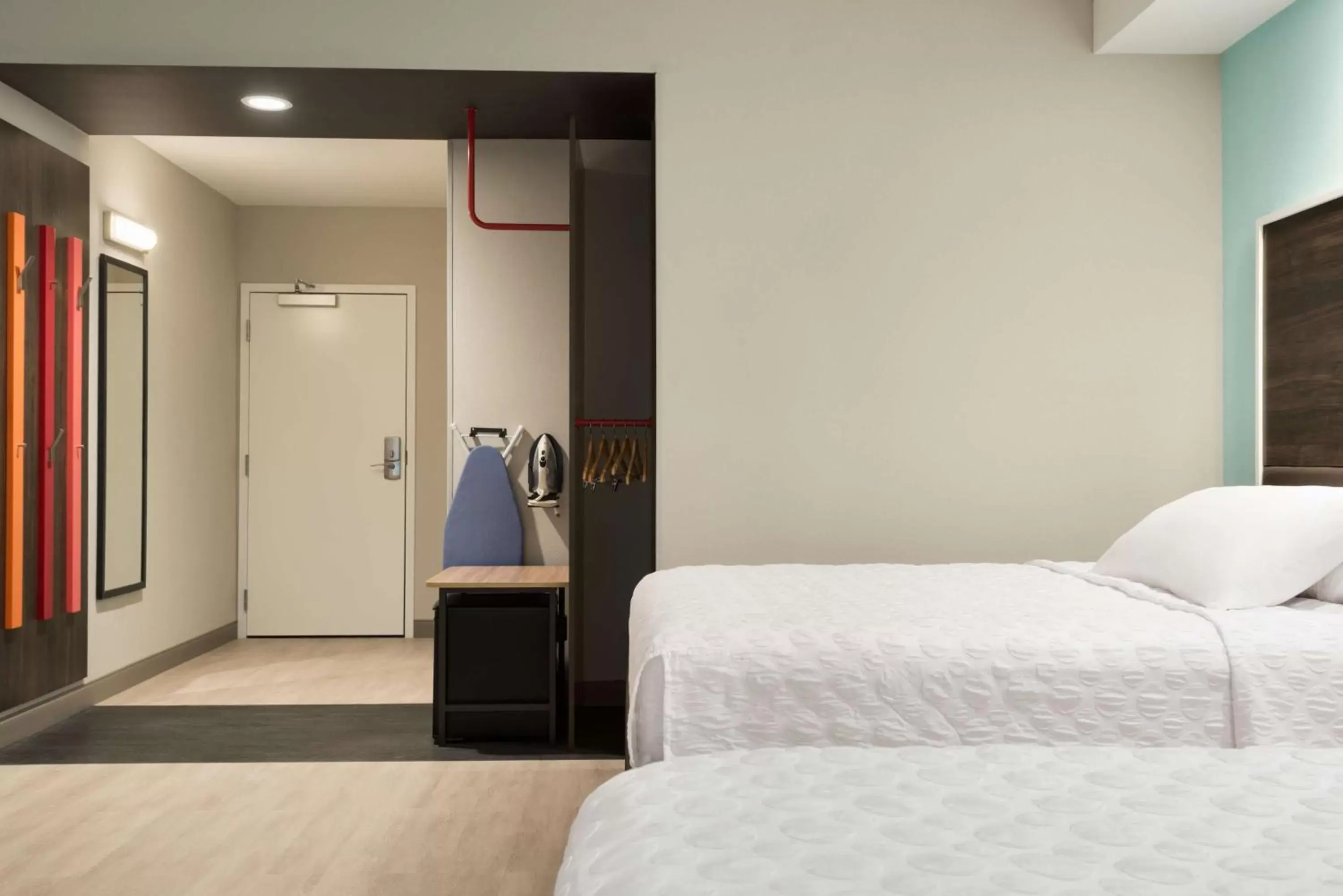 Photo of the whole room, Bed in Tru By Hilton Cedar Rapids Westdale