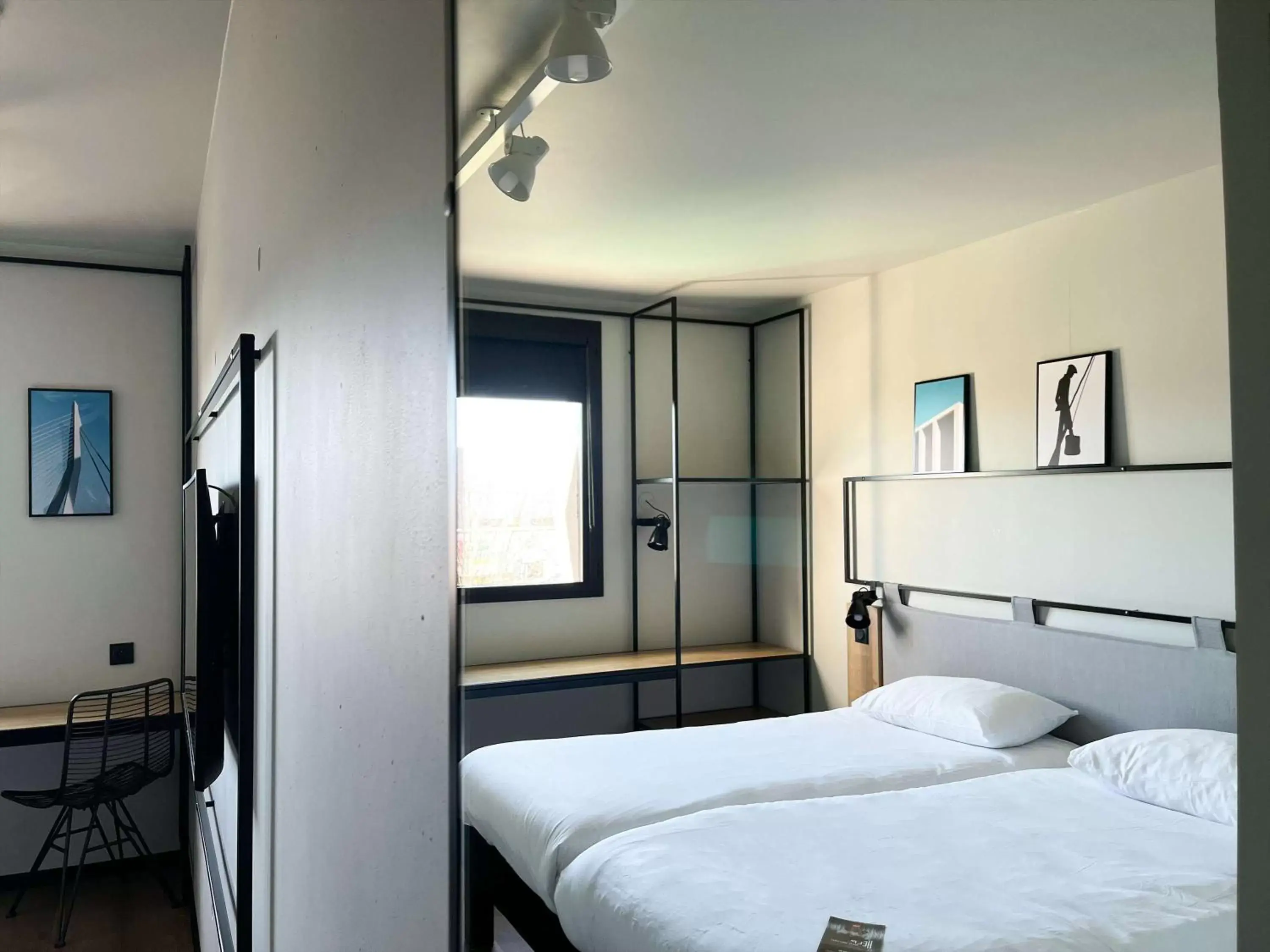 Bedroom, Bed in Ibis Lunel Petite Camargue