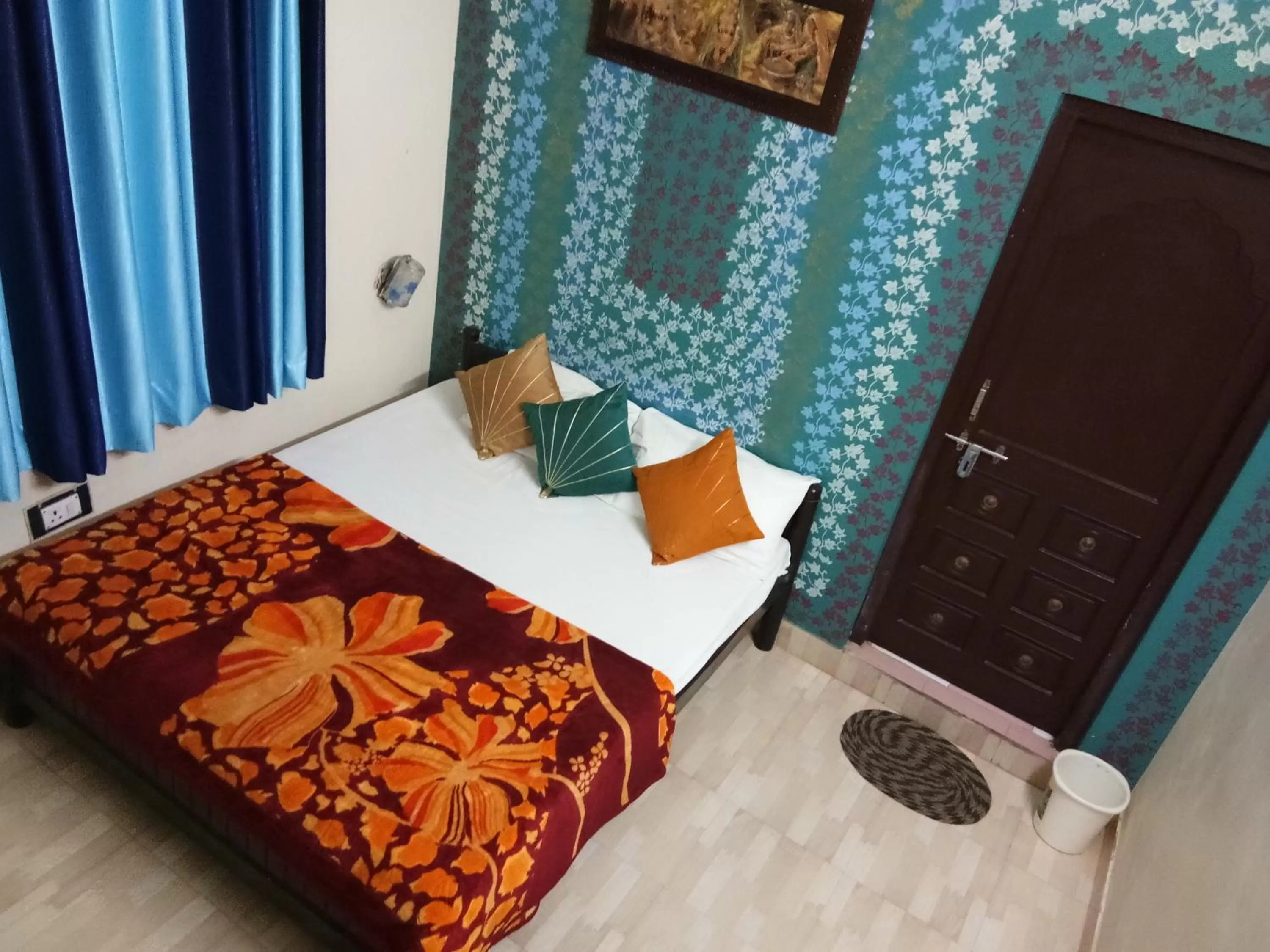 Photo of the whole room, Bed in Haveli Taragarh Palace