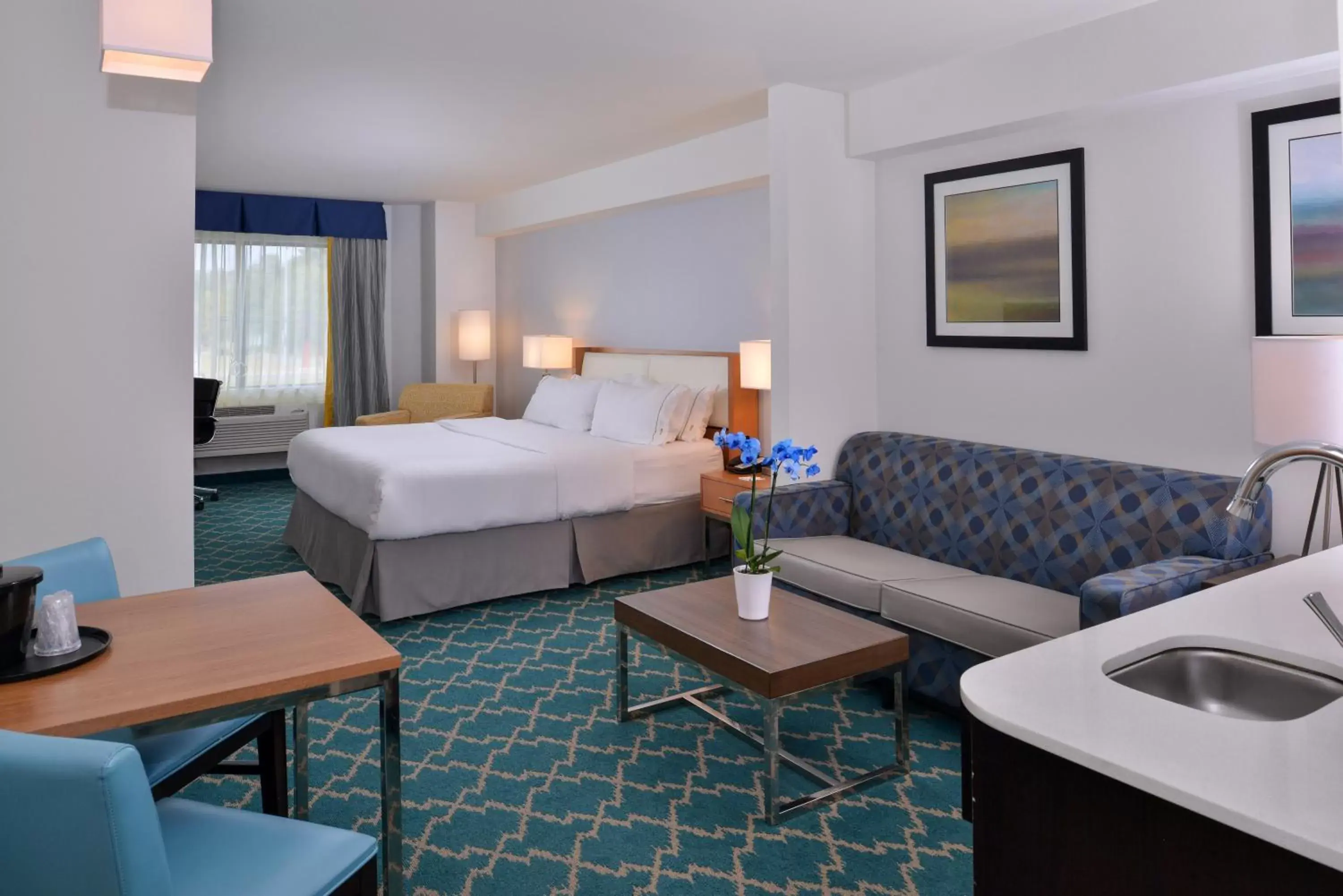 Photo of the whole room in Holiday Inn Express and Suites West Ocean City, an IHG Hotel
