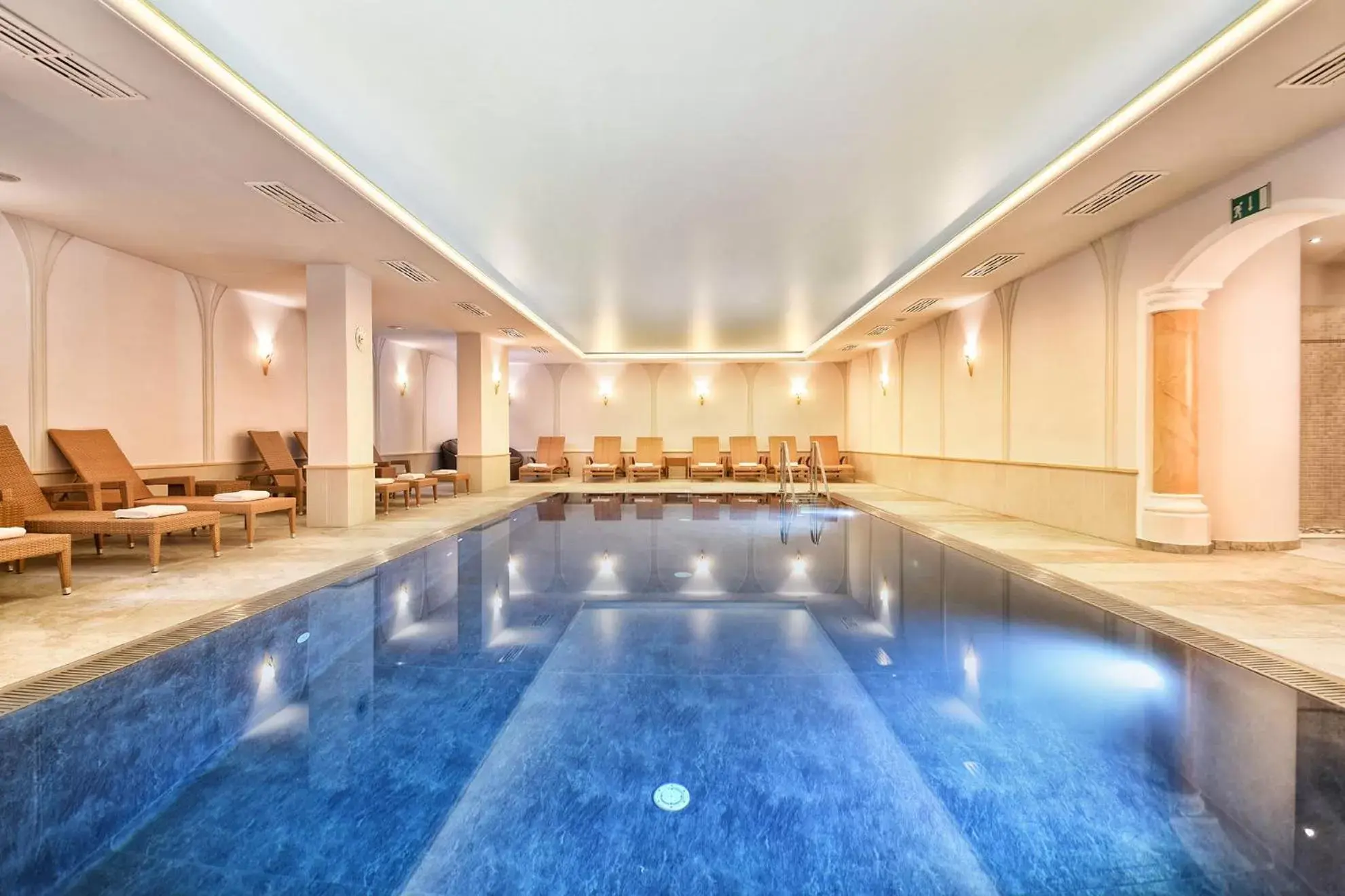 Spa and wellness centre/facilities, Swimming Pool in Hotel Sonnenburg