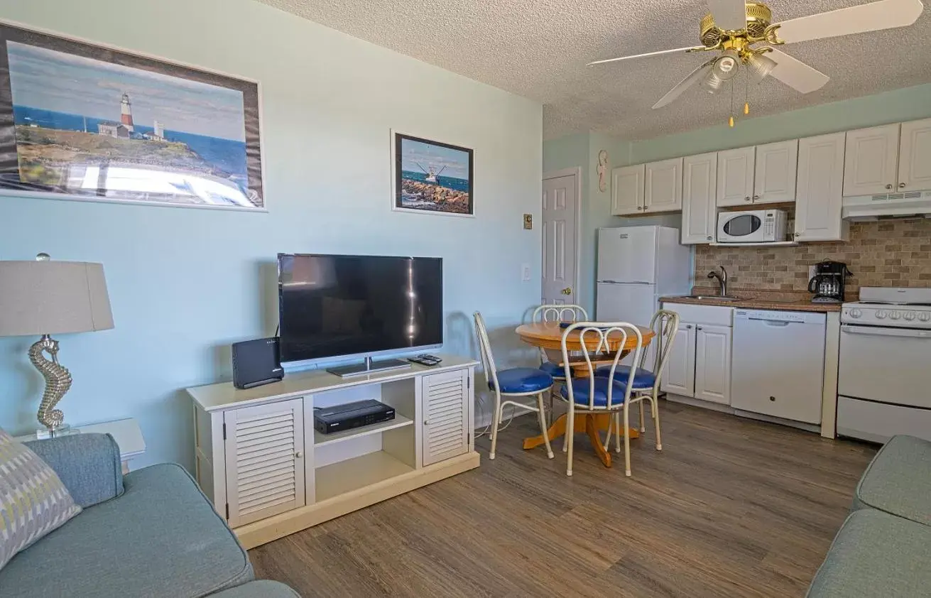 Kitchen/Kitchenette in Montauk Oceanside Suites