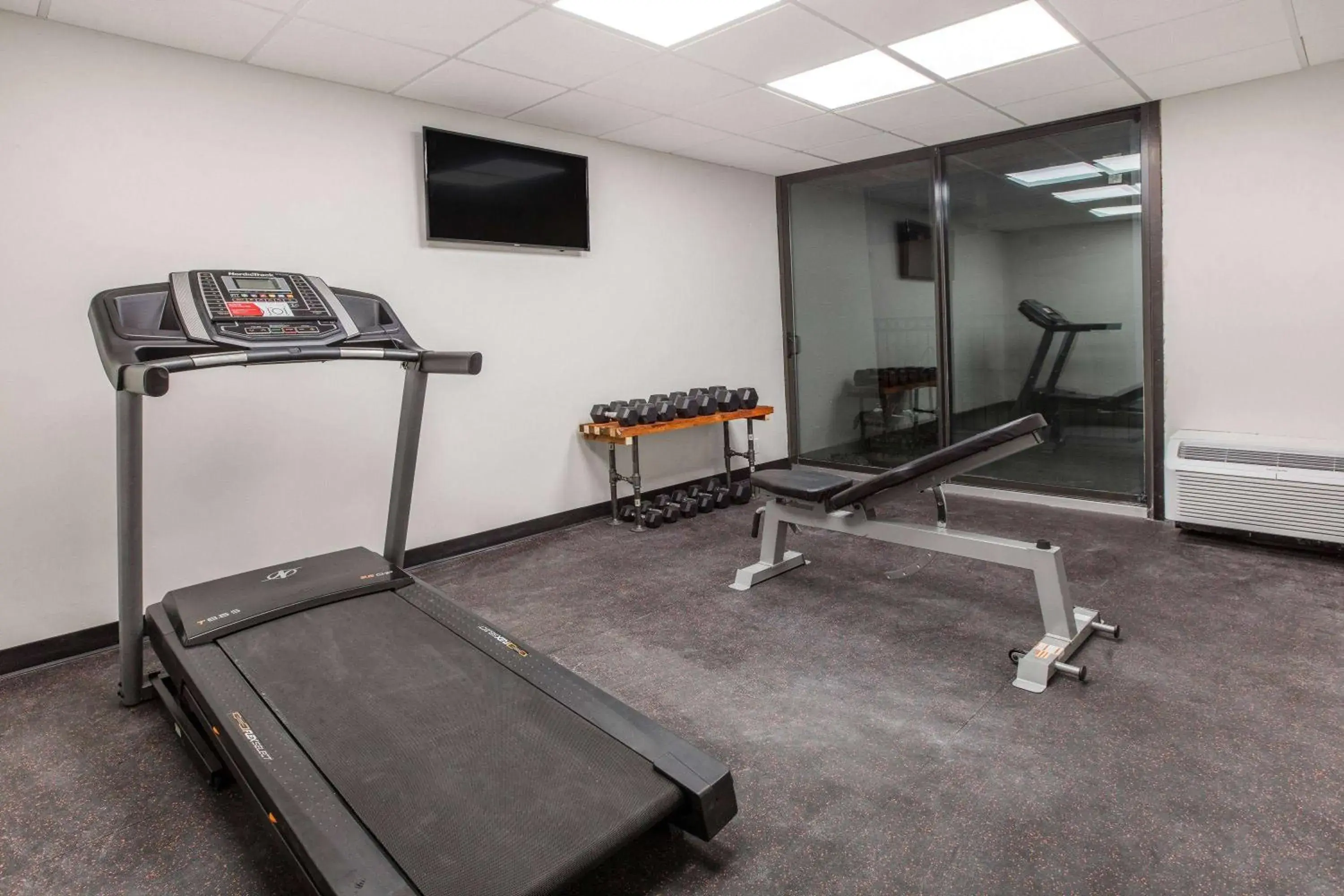 Fitness centre/facilities, Fitness Center/Facilities in Ramada by Wyndham Austin South