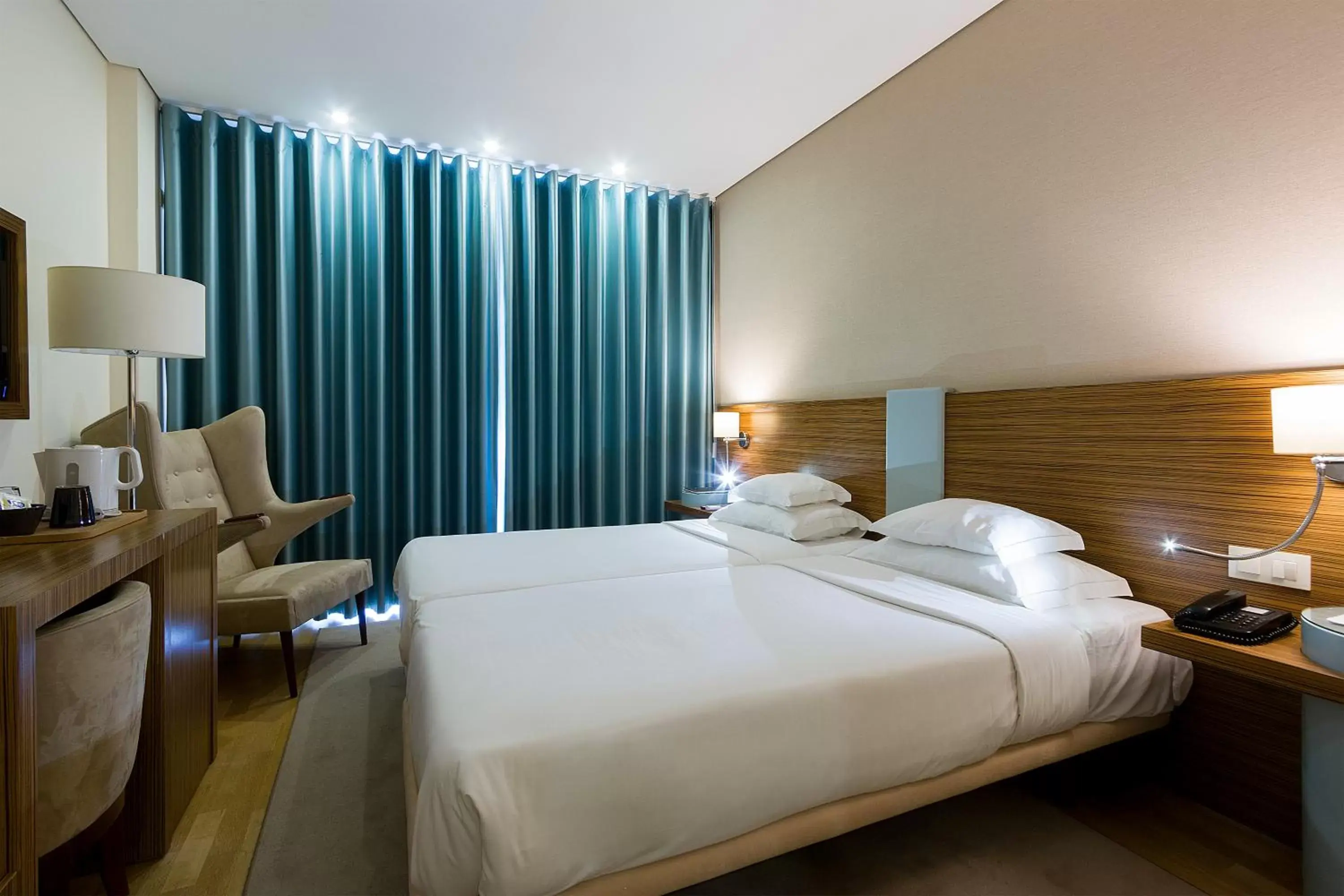 Bedroom, Bed in Hotel Meira