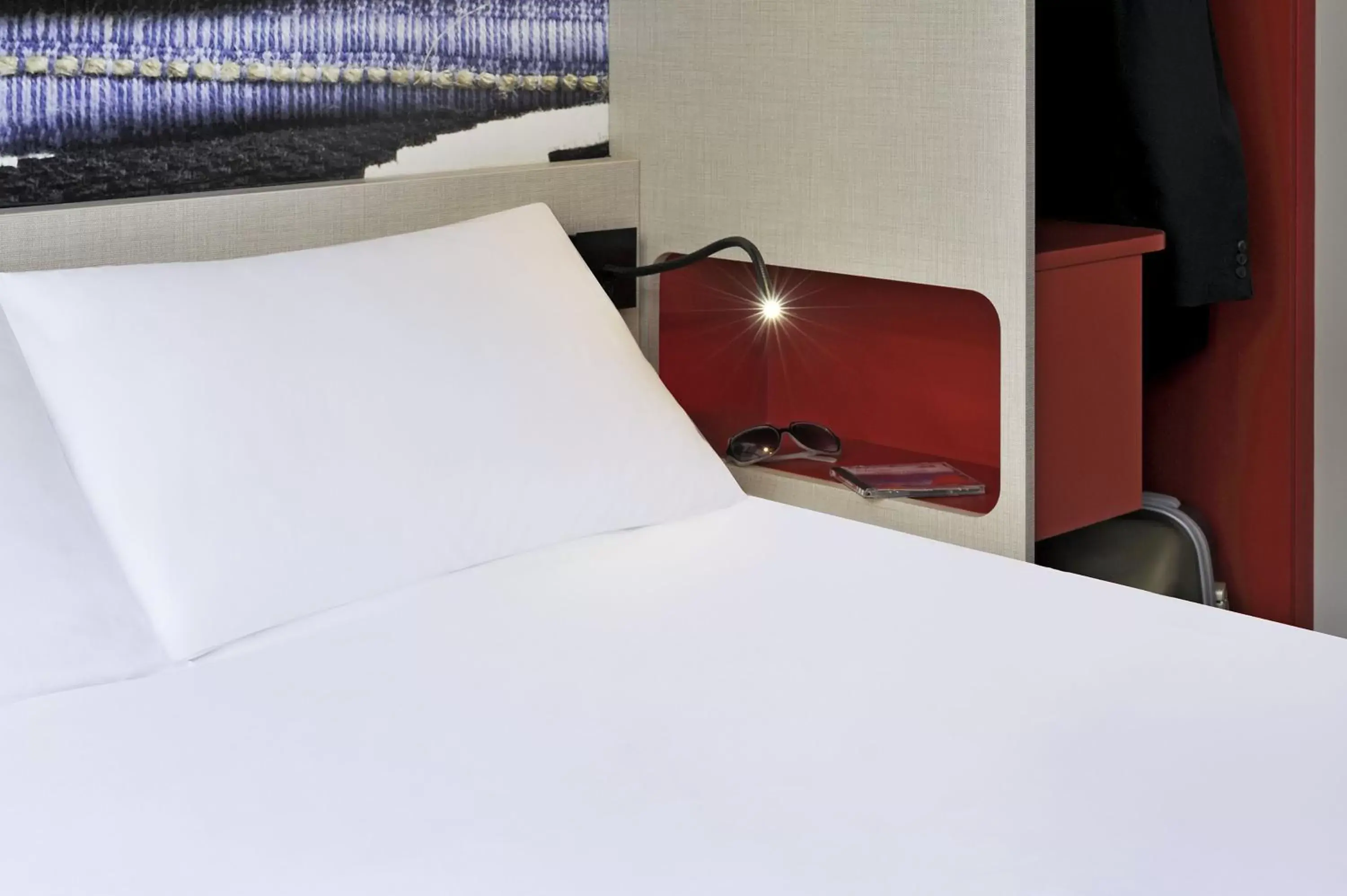 Bed in ibis Styles Lille Centre Grand Place