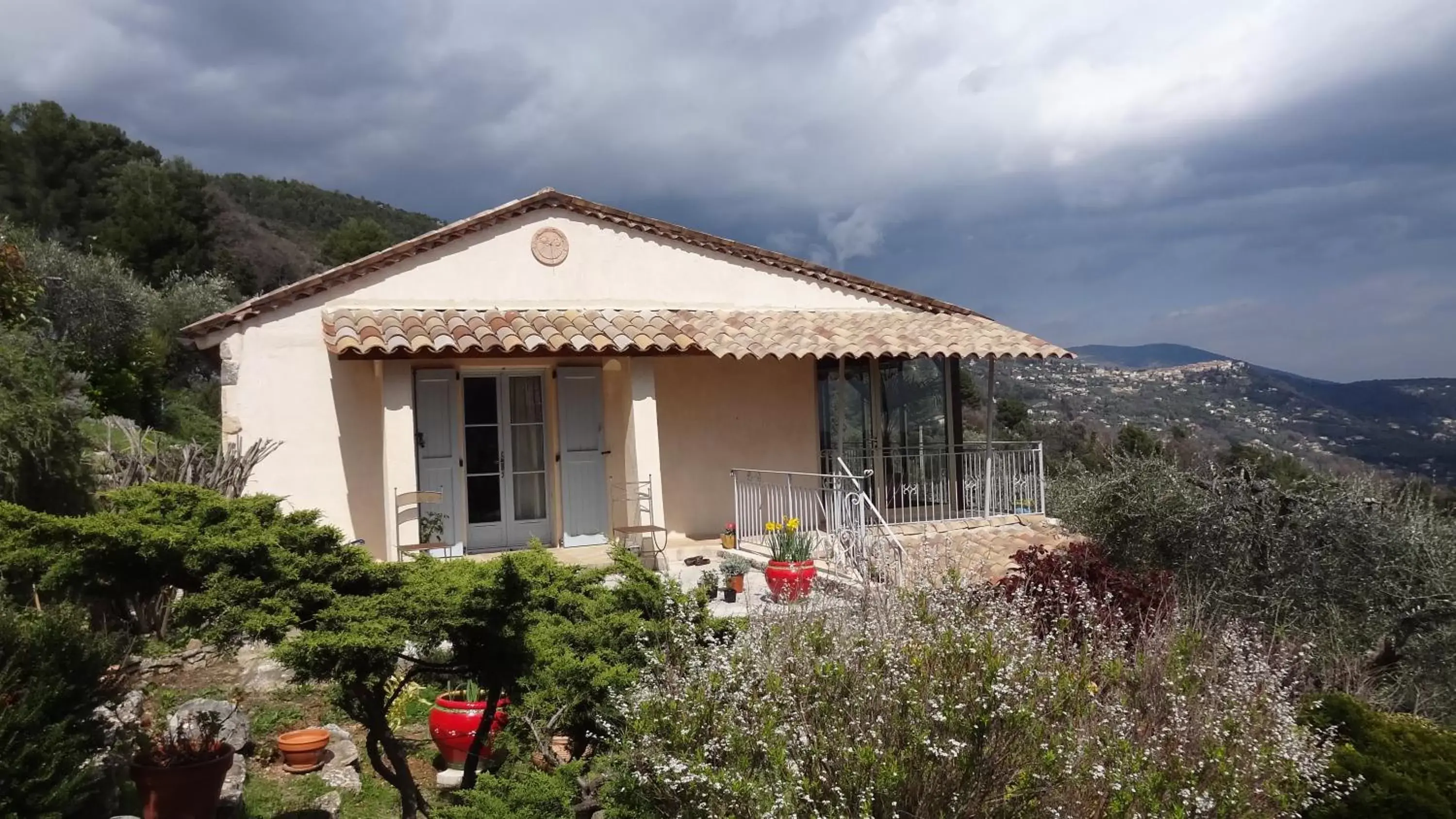 Facade/entrance, Property Building in villa des oliviers