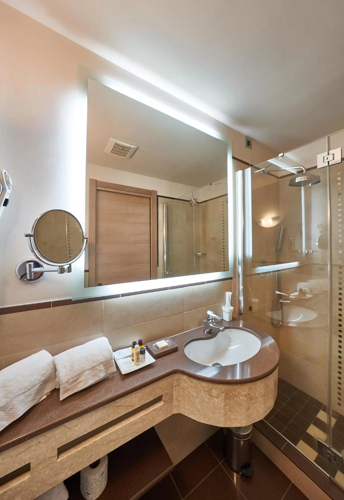 Superior Double or Twin Room - single occupancy in Hotel Astoria